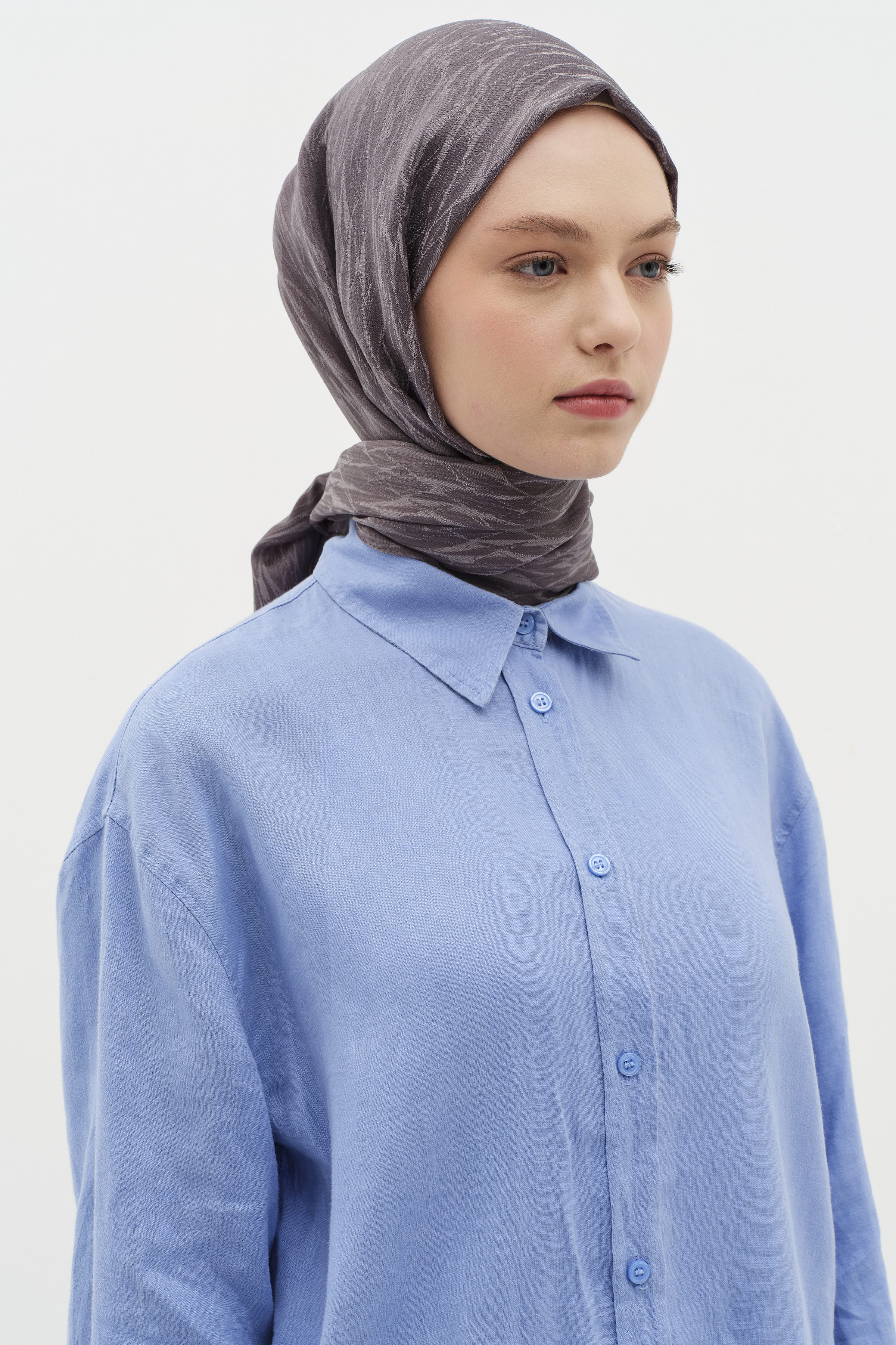 Karışık Desenli Floş Şal - Koyu Gri TUGBA