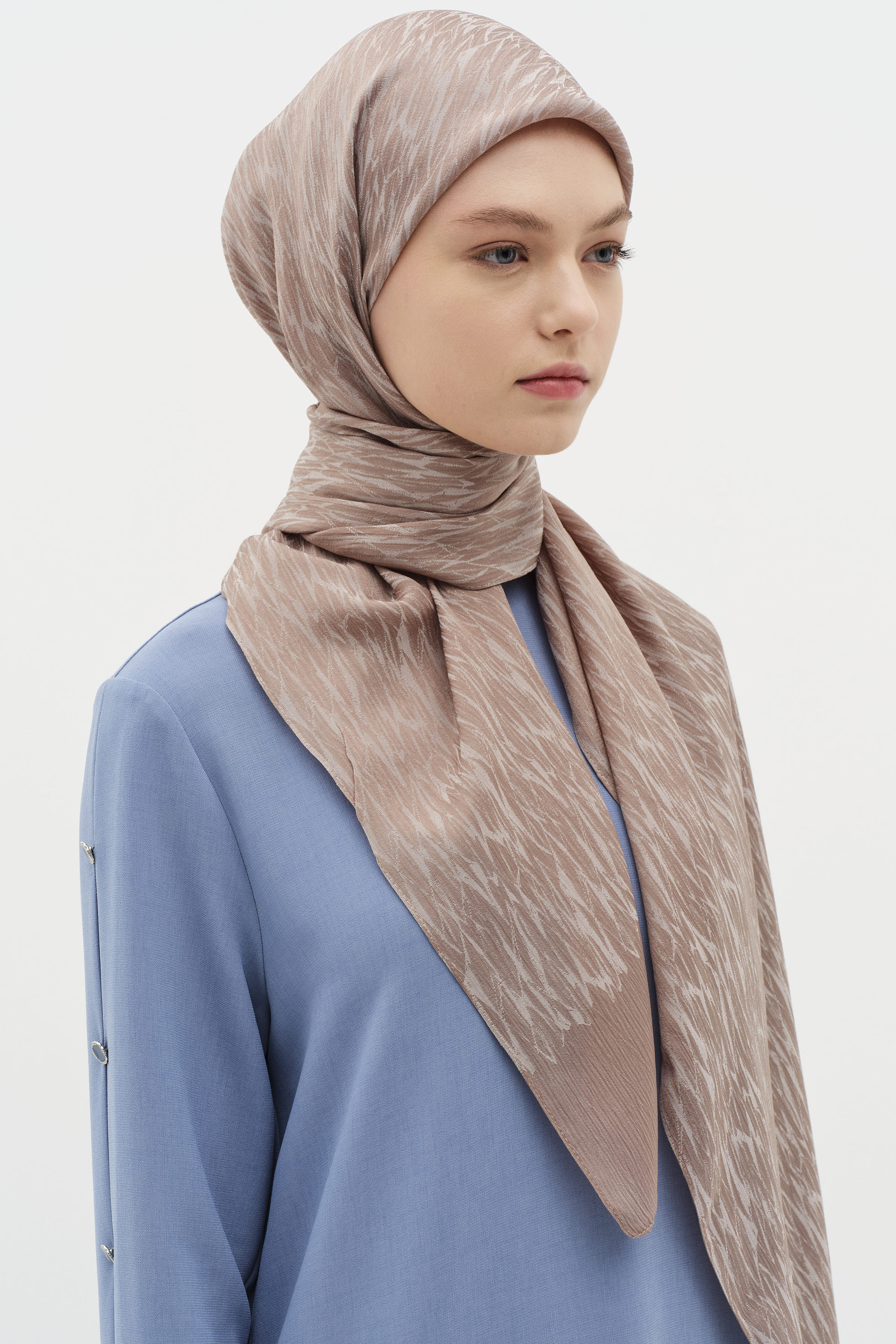 Karışık Desenli Floş Şal - Kum TUĞBA