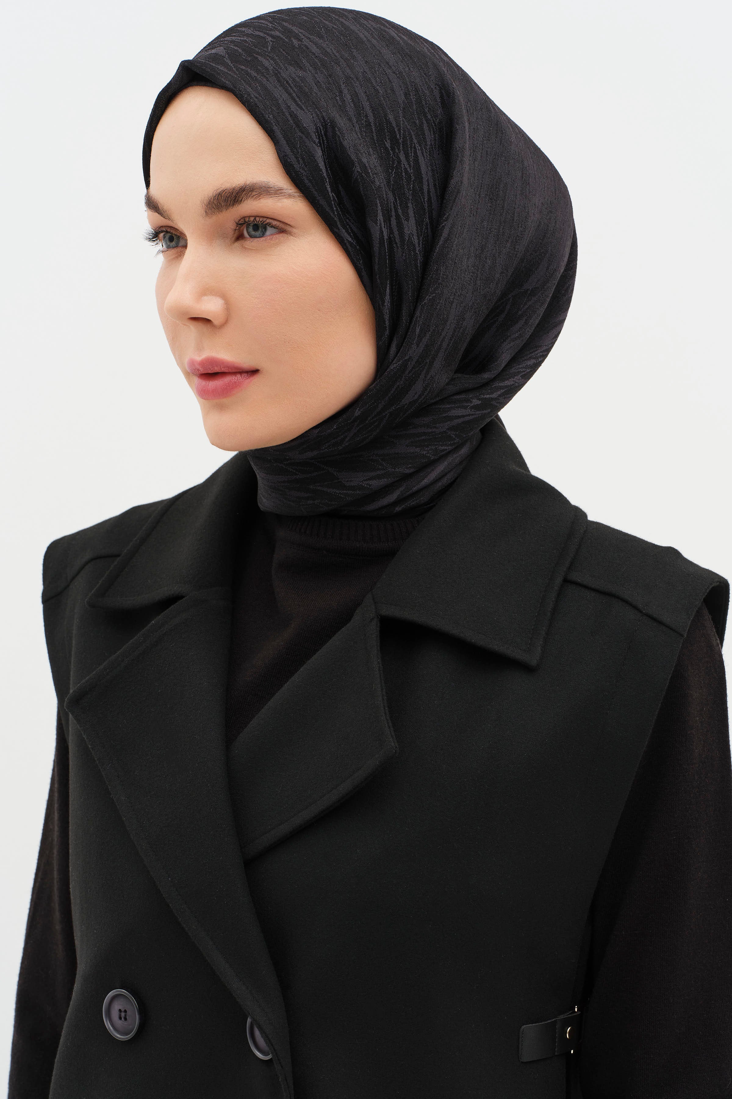 Karışık Desenli Floş Şal - Siyah TUĞBA