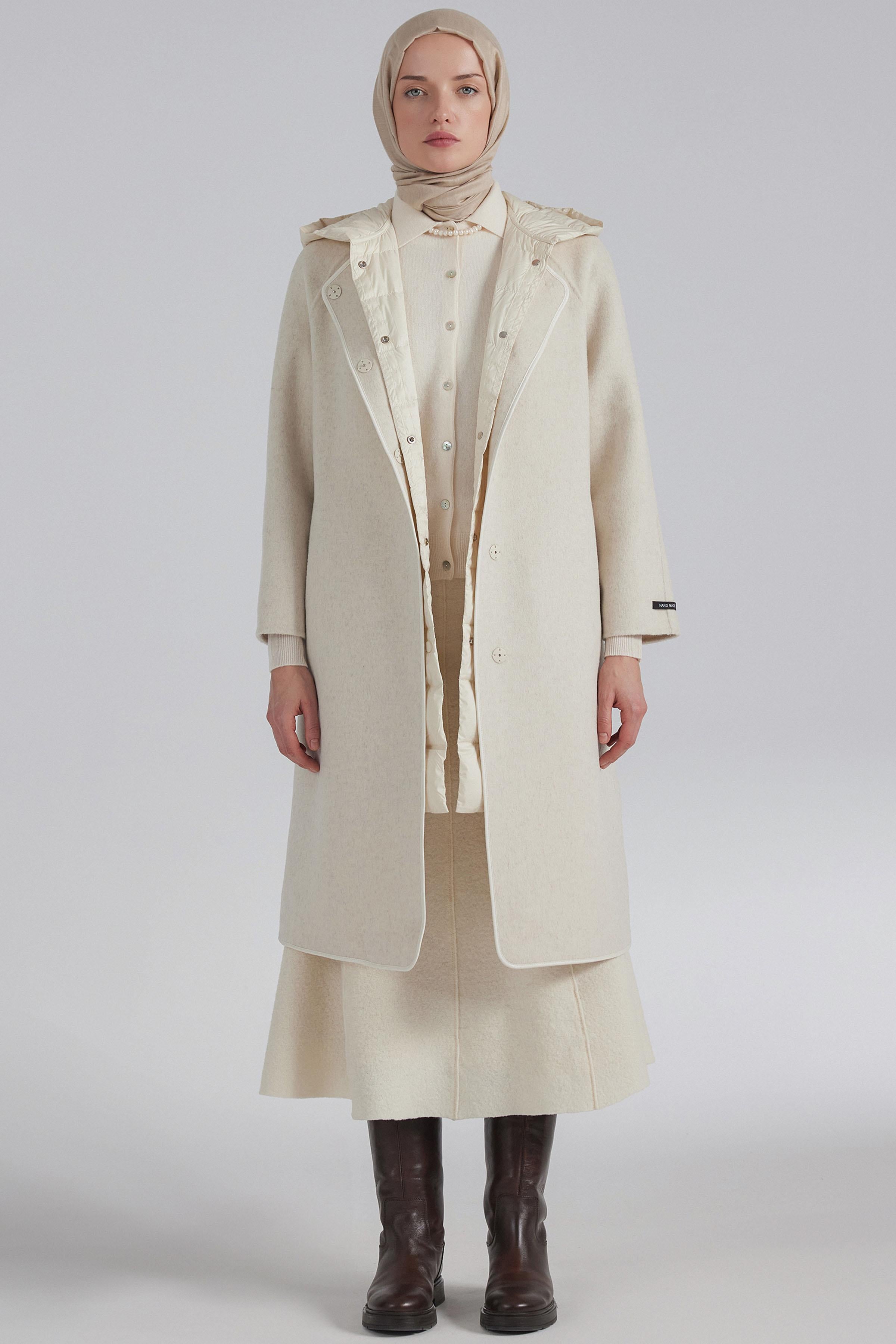 Kaz Tüyü Yelekli Yün Kaban - Ekru TUĞBA