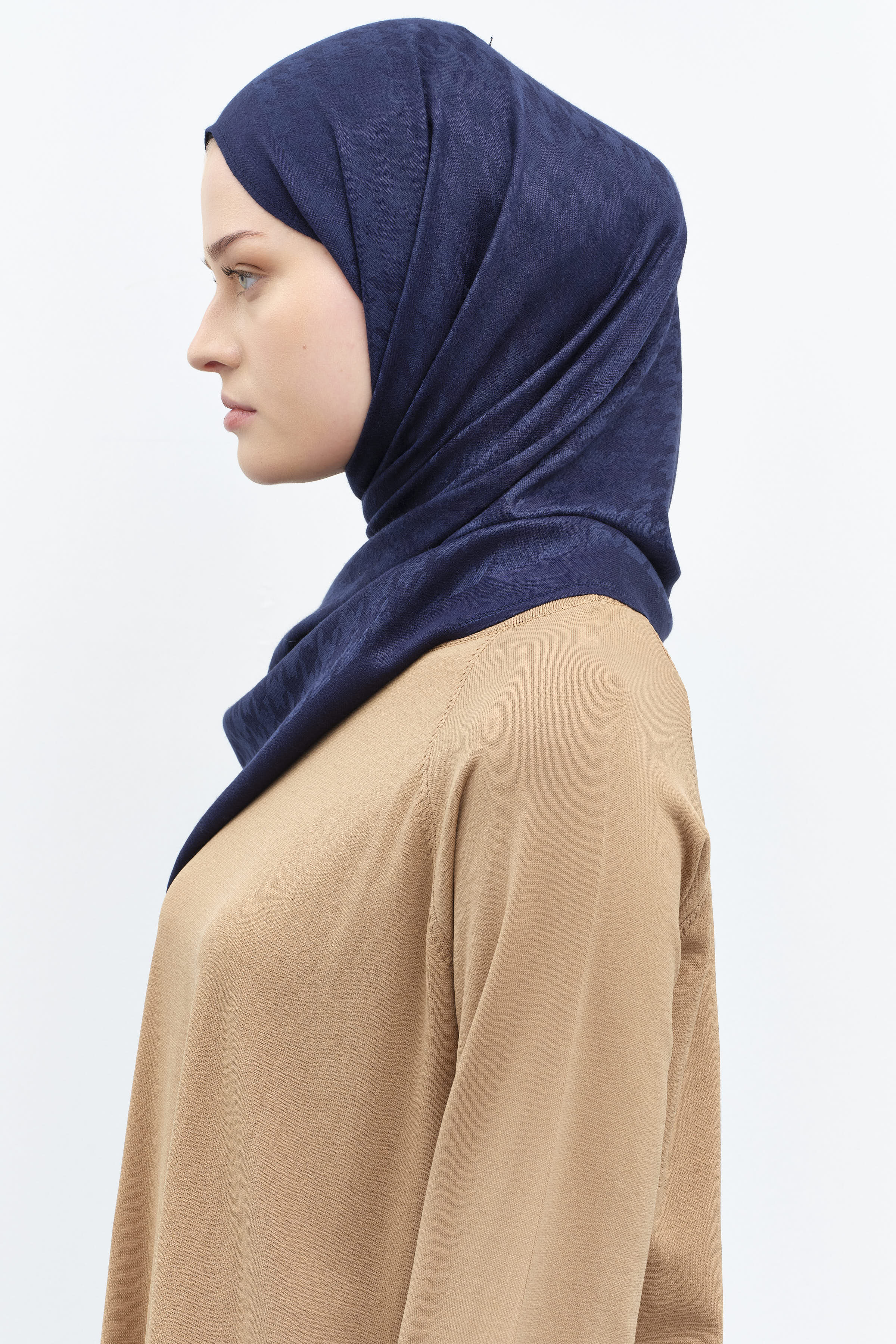 Kazayağı Desen Viskon Şal - Lacivert TUGBA