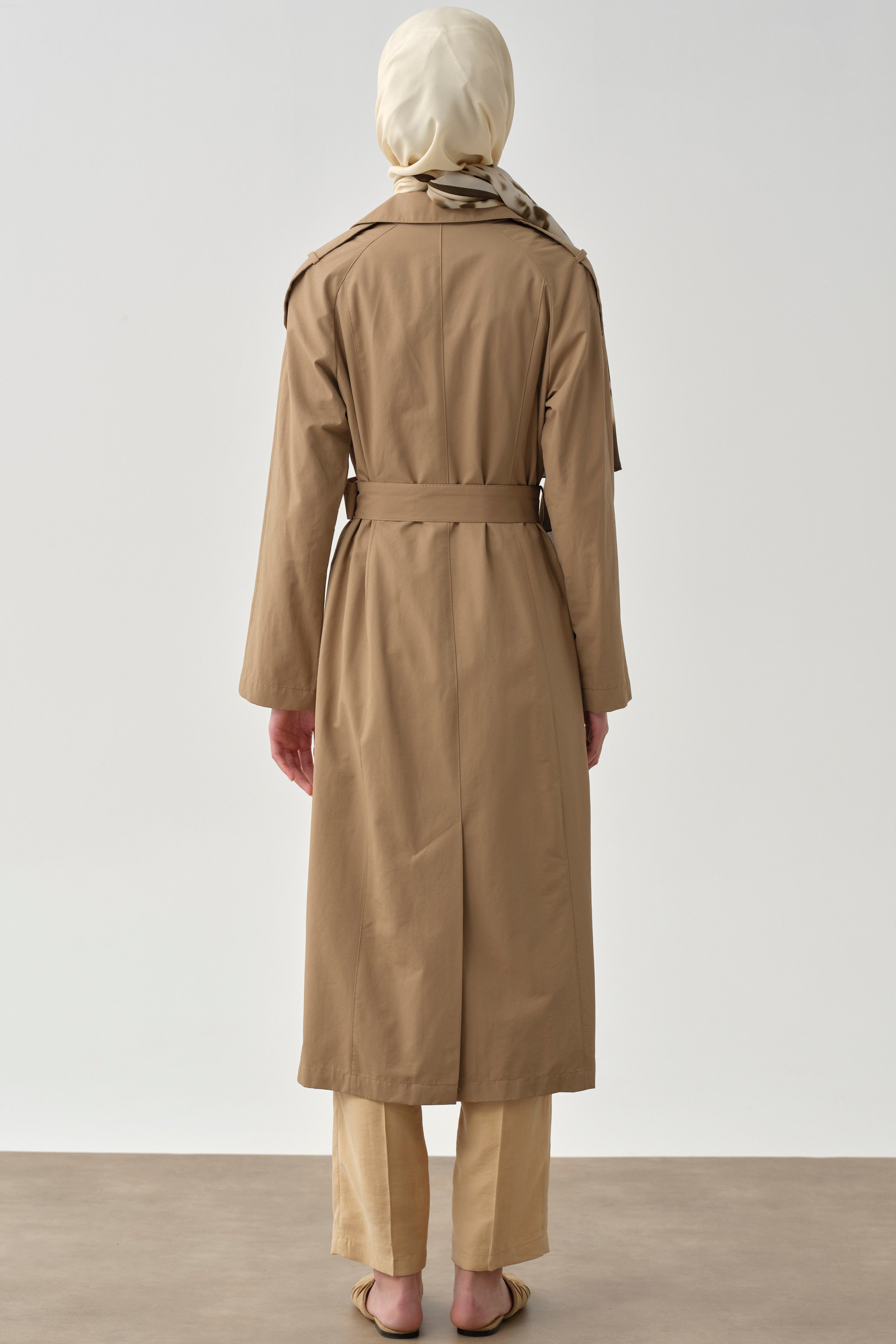 Kemerli Apoletli Trençkot - Camel TUGBA