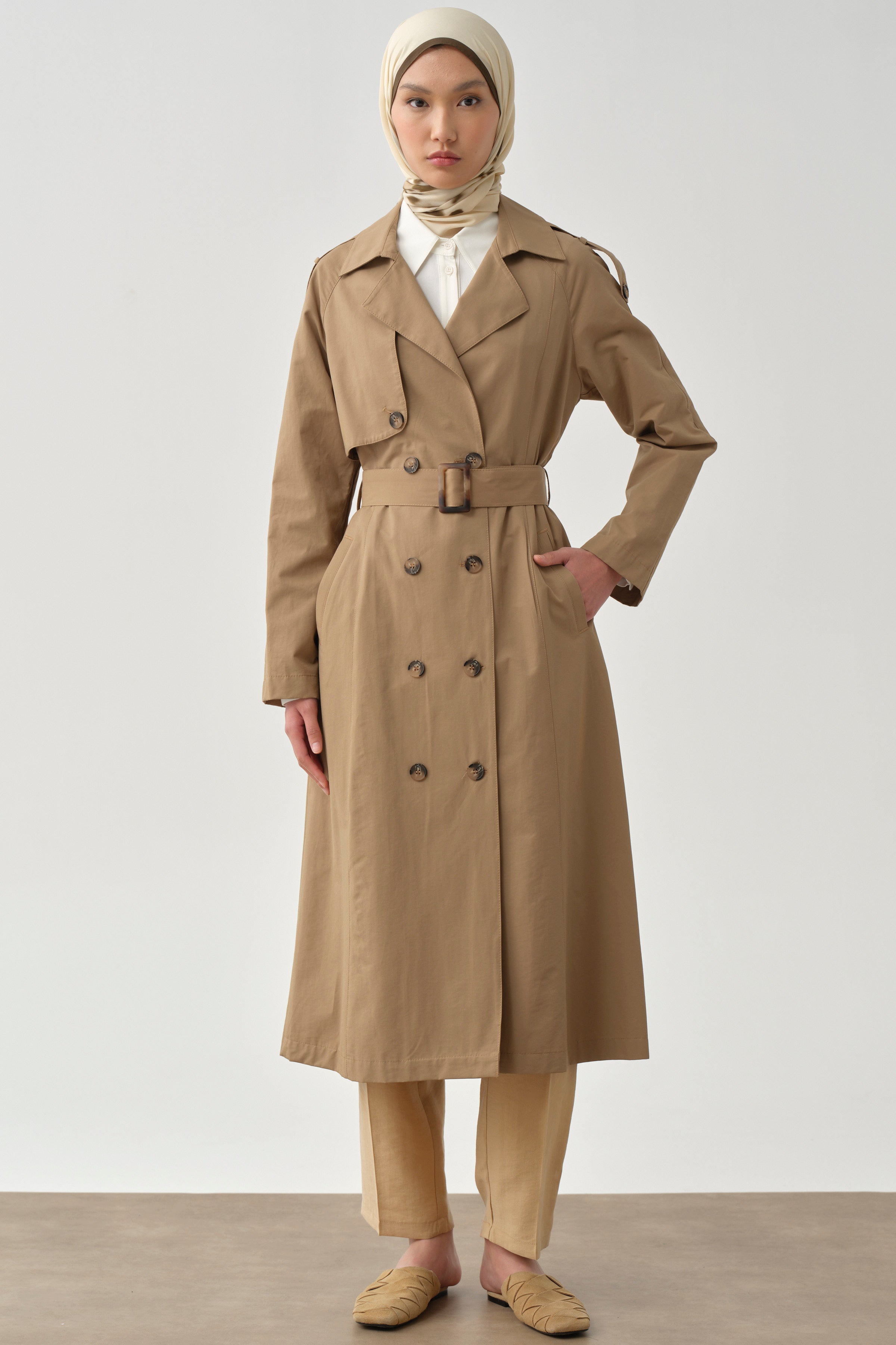 Kemerli Apoletli Trençkot - Camel TUGBA