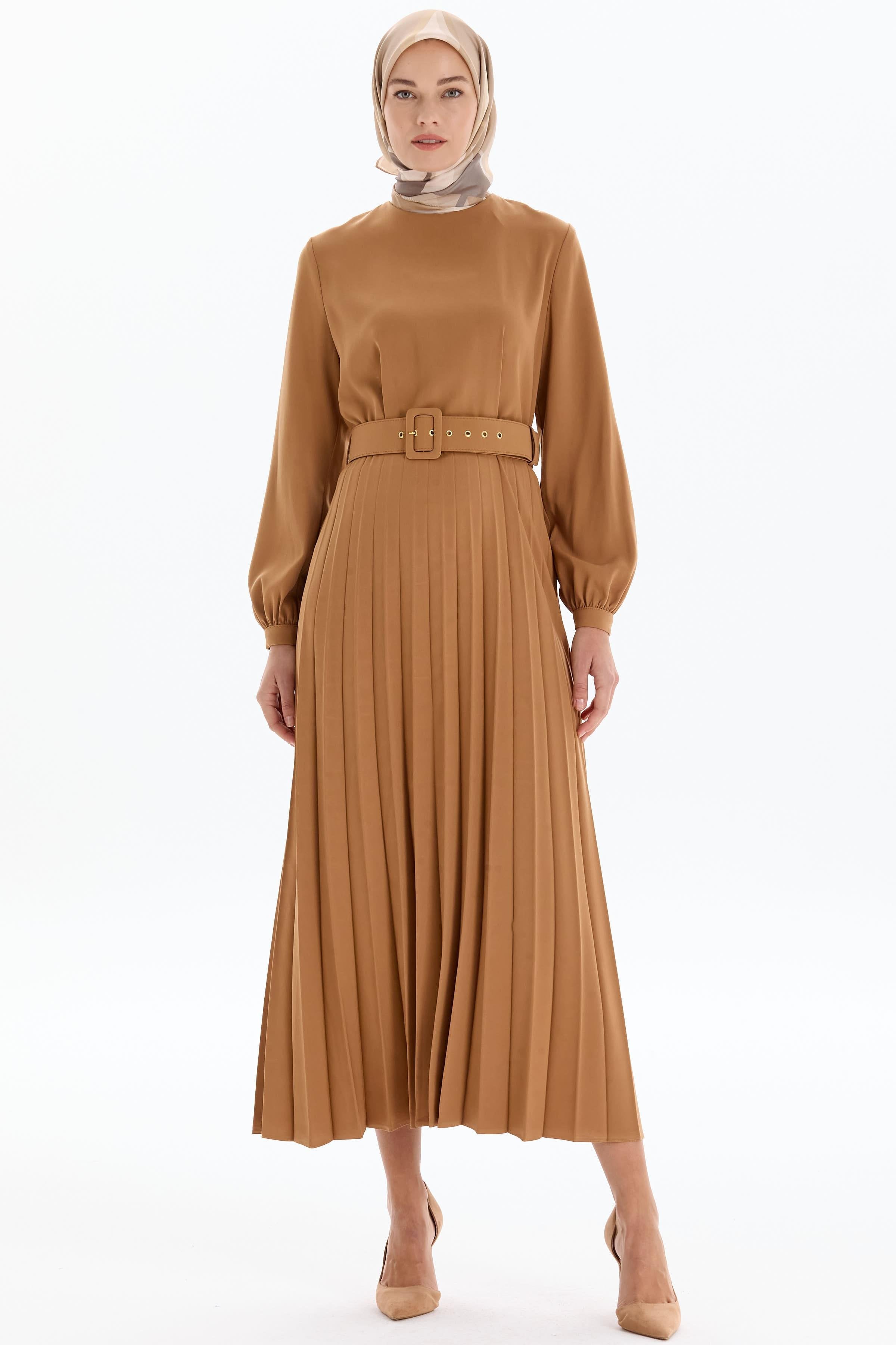Kemerli Plisoley Etekli Elbise - Camel TUGBA