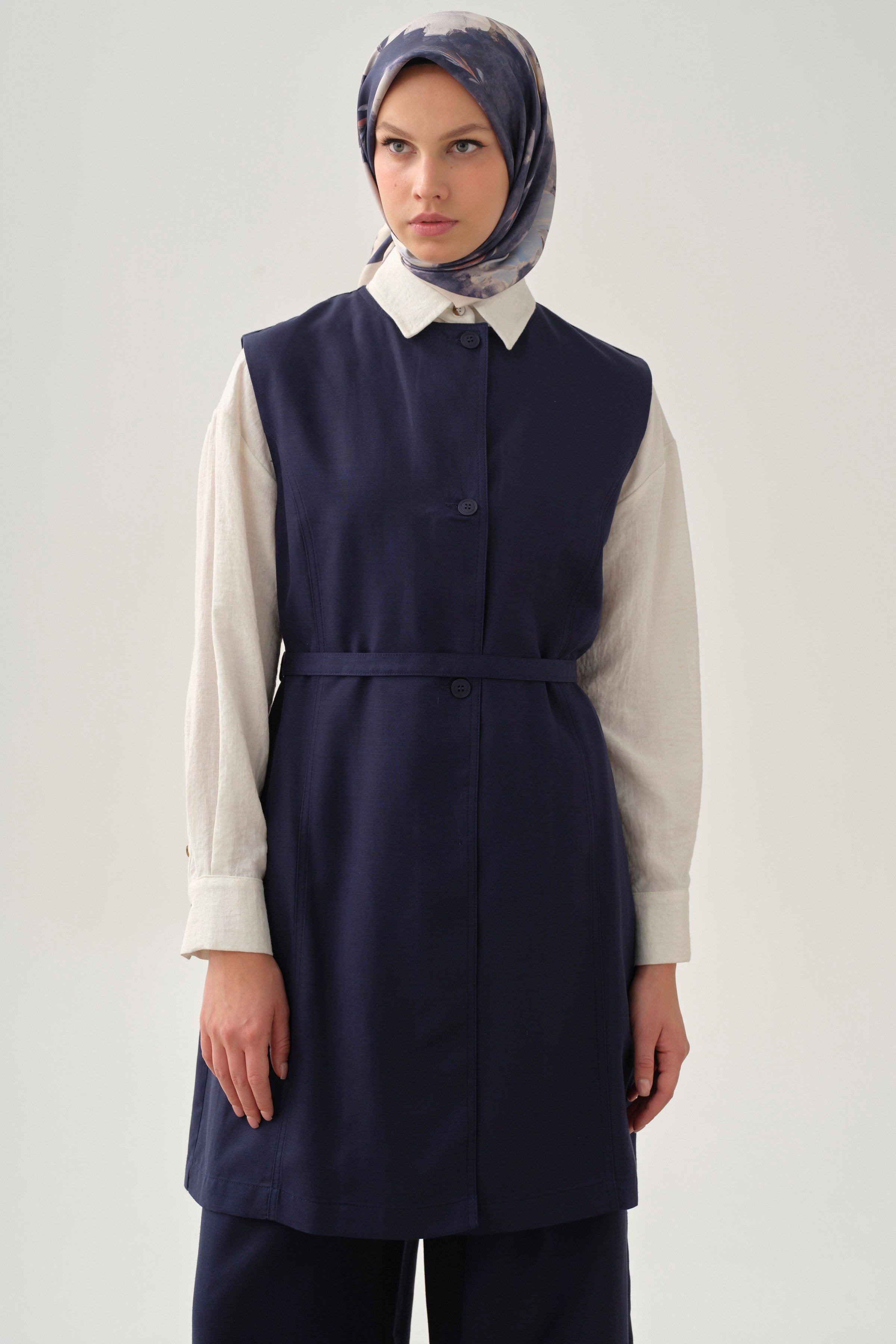 Kemerli Sıfır Yaka Yelek - Lacivert TUGBA