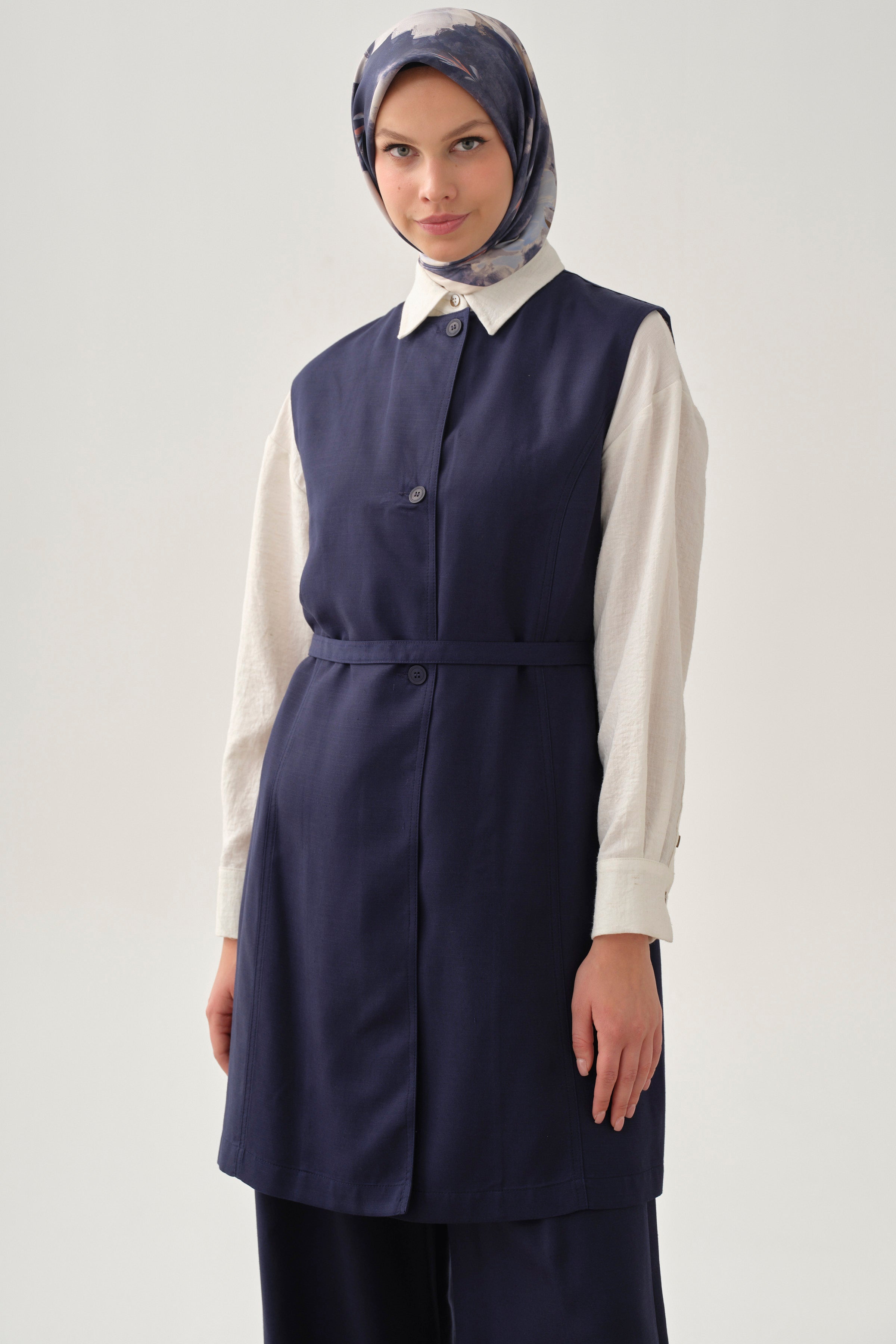 Kemerli Sıfır Yaka Yelek - Lacivert TUGBA