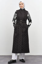 Kemerli Uzun Kapitone Yelek - Siyah TUĞBA