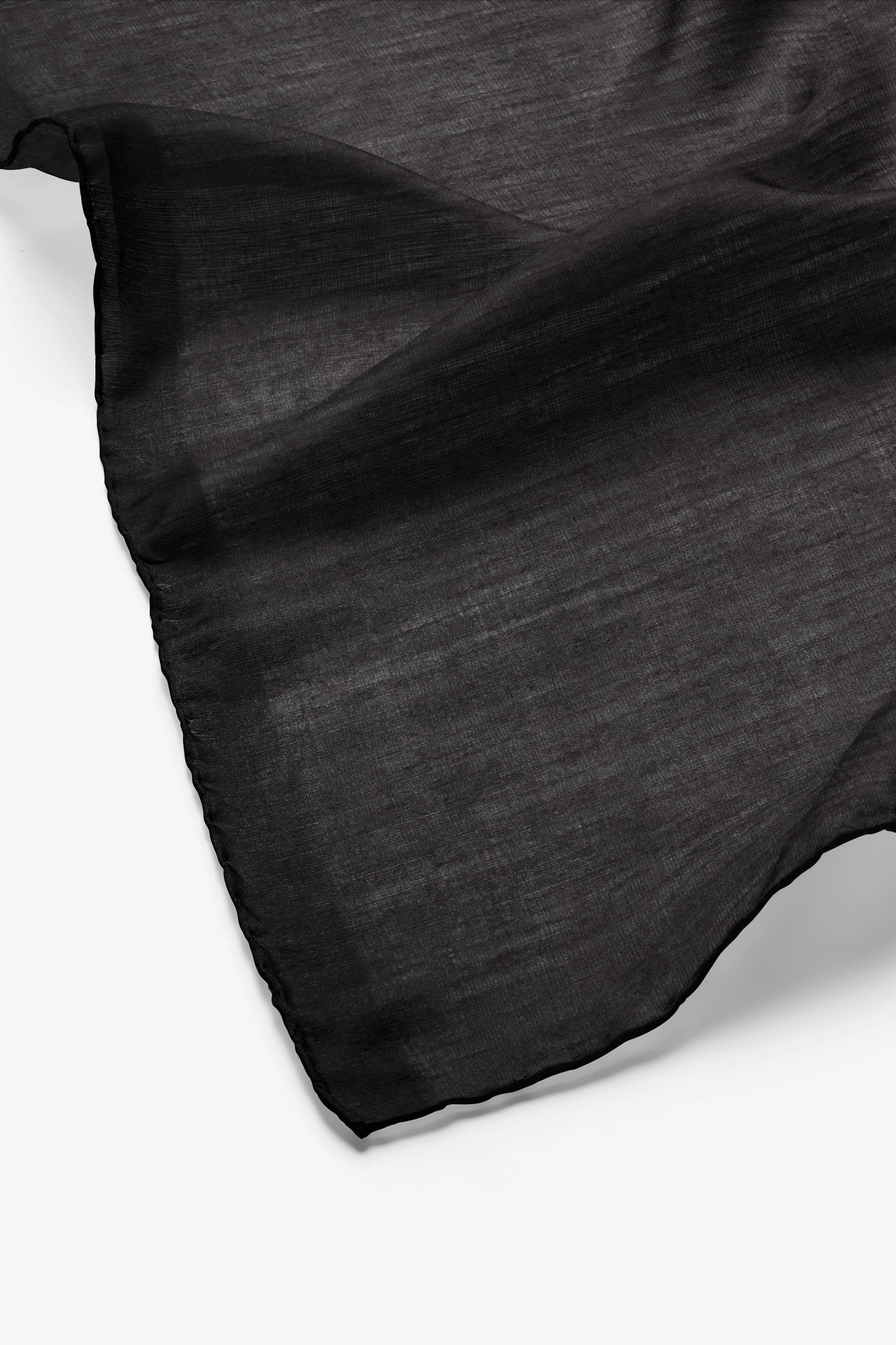 Kenar Detaylı Eşarp - Siyah TUGBA