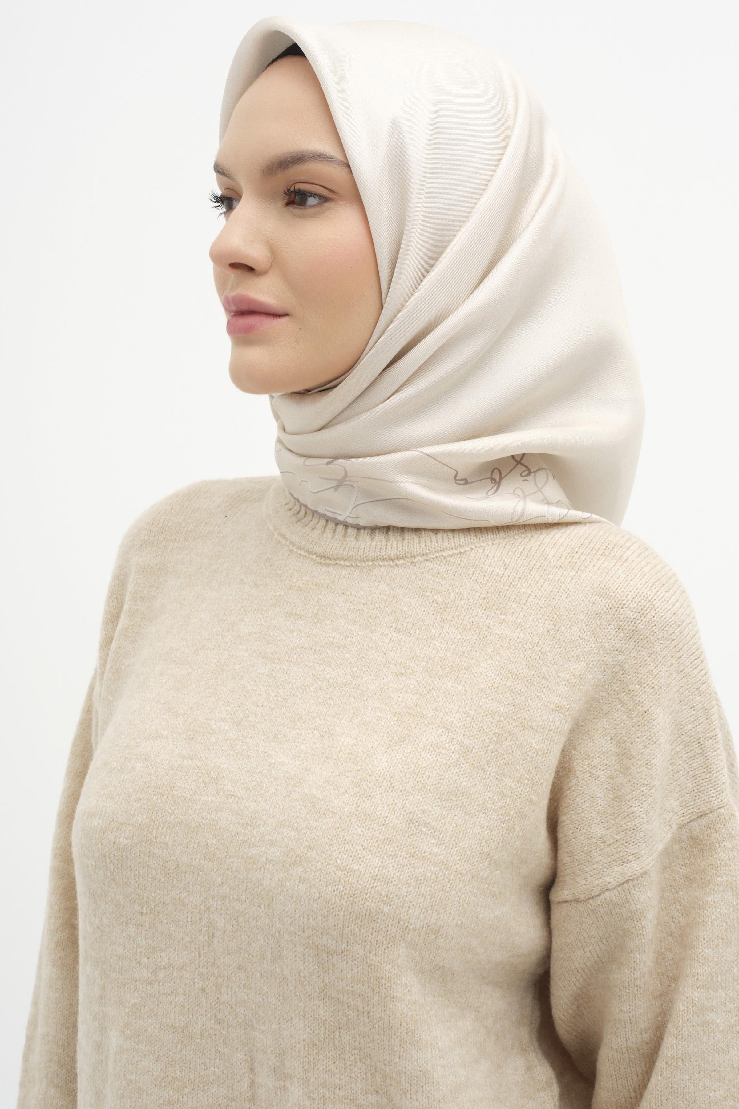 Kenar Detaylı Twill İpek Eşarp - Bej TUGBA