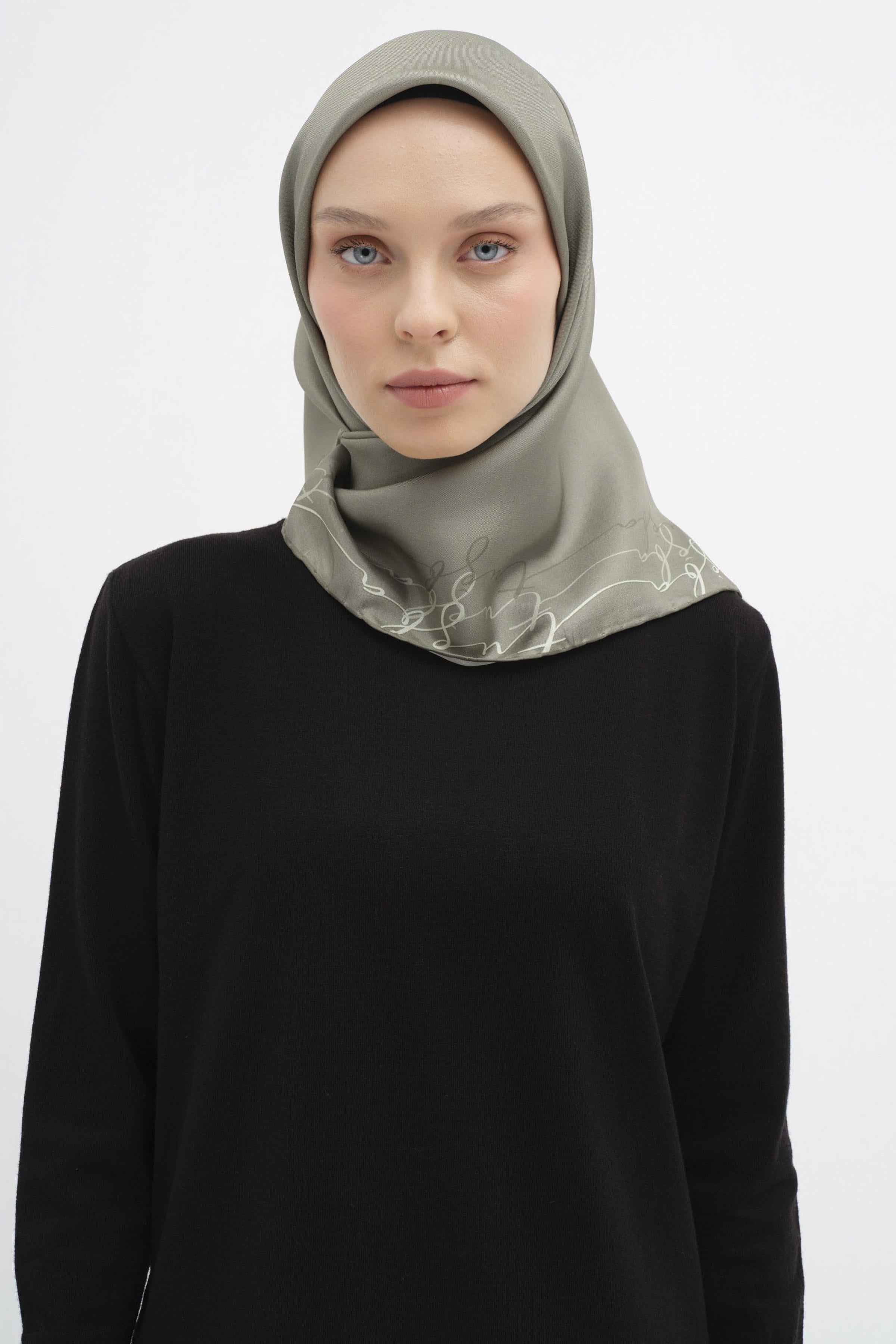 Kenar Detaylı Twill İpek Eşarp - Çağla TUGBA