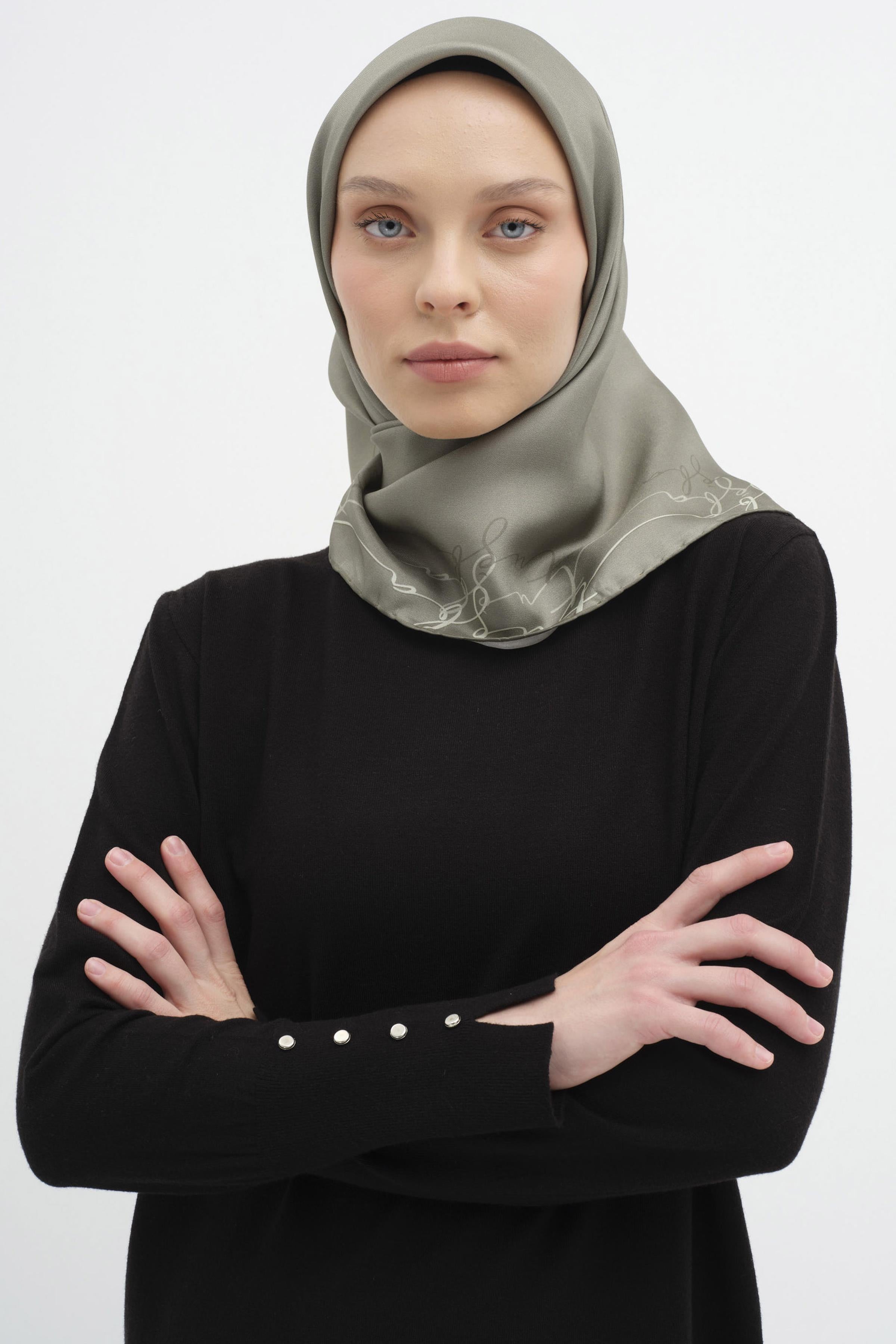 Kenar Detaylı Twill İpek Eşarp - Çağla TUGBA