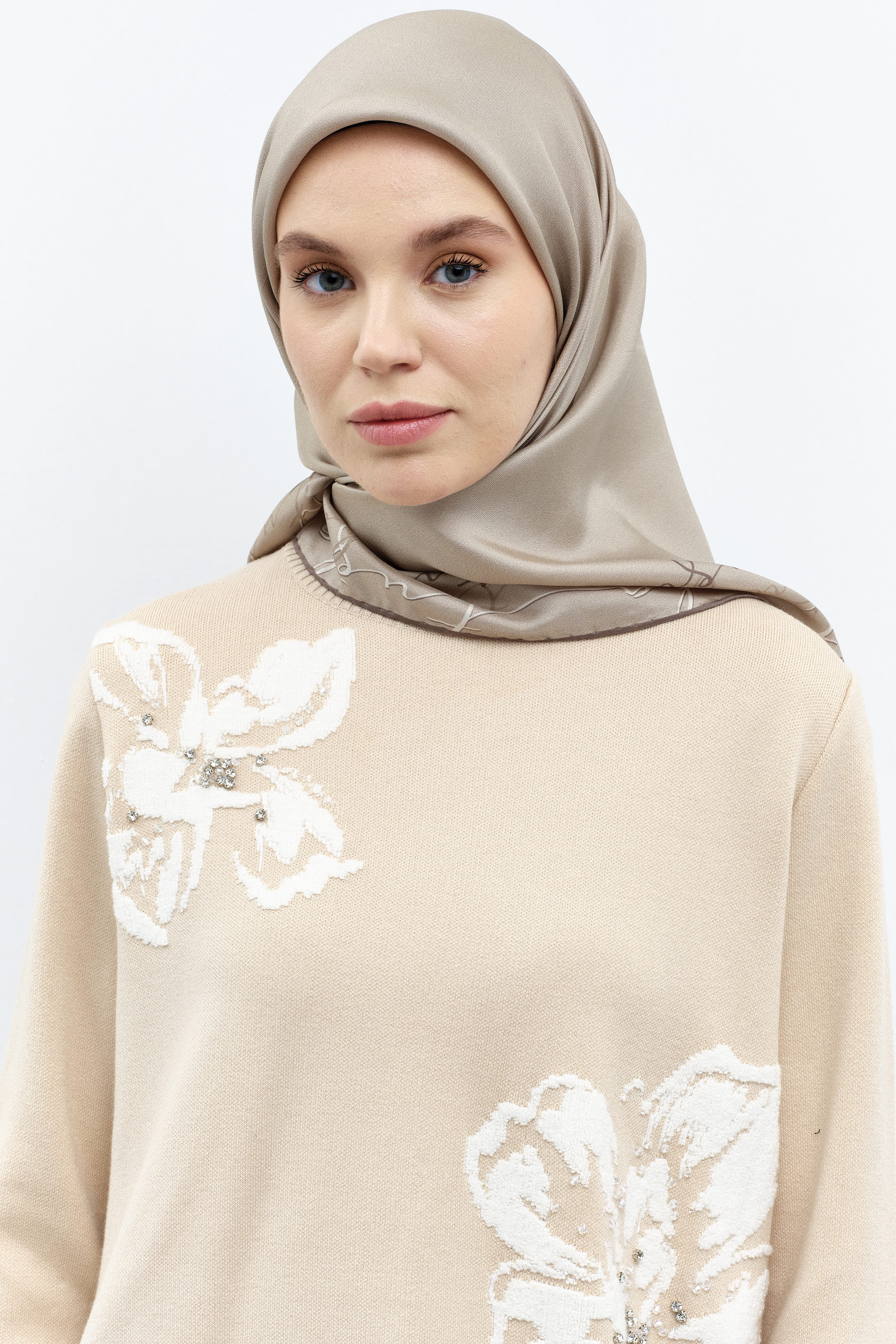 Kenar Detaylı Twill İpek Eşarp - Vizon TUGBA