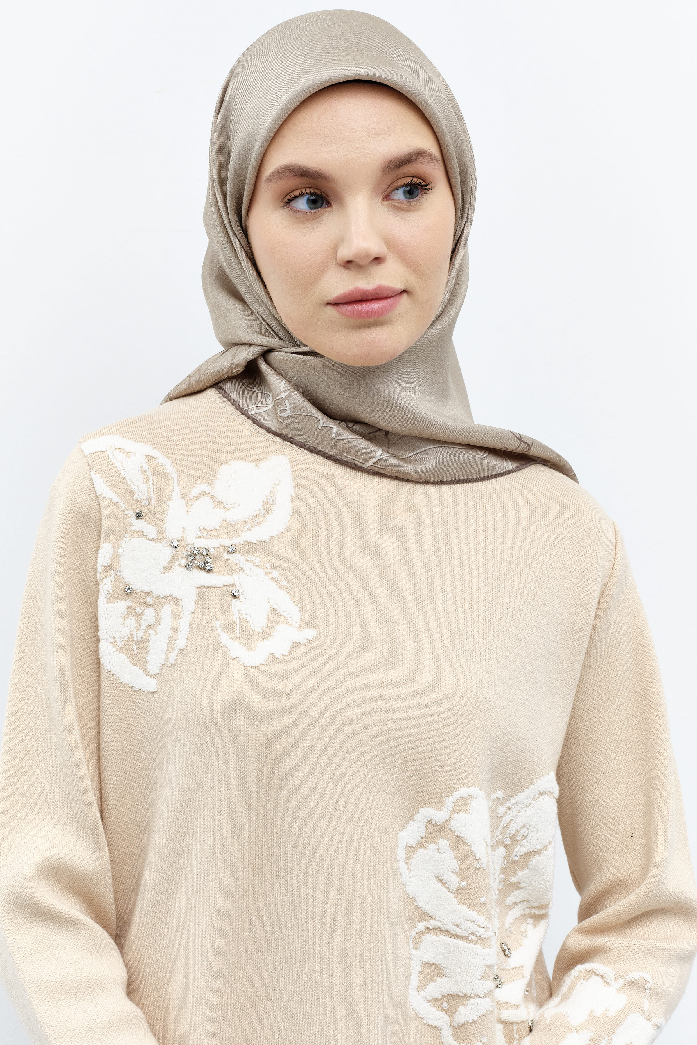 Kenar Detaylı Twill İpek Eşarp - Vizon TUGBA