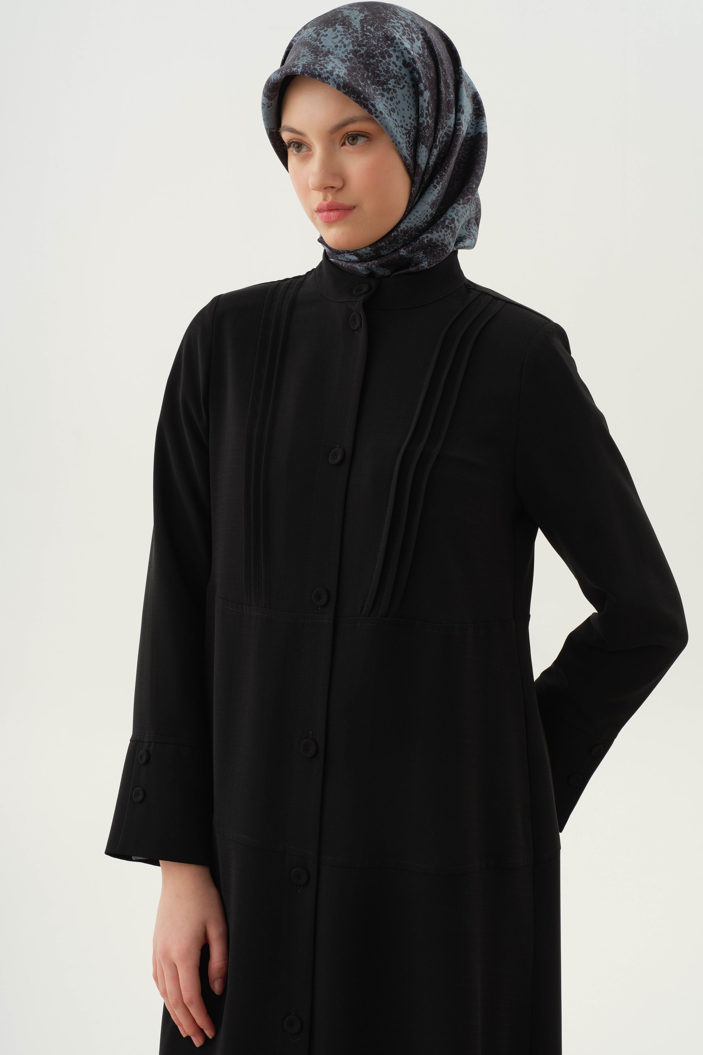 Kesik Detaylı Ferace - Siyah TUGBA