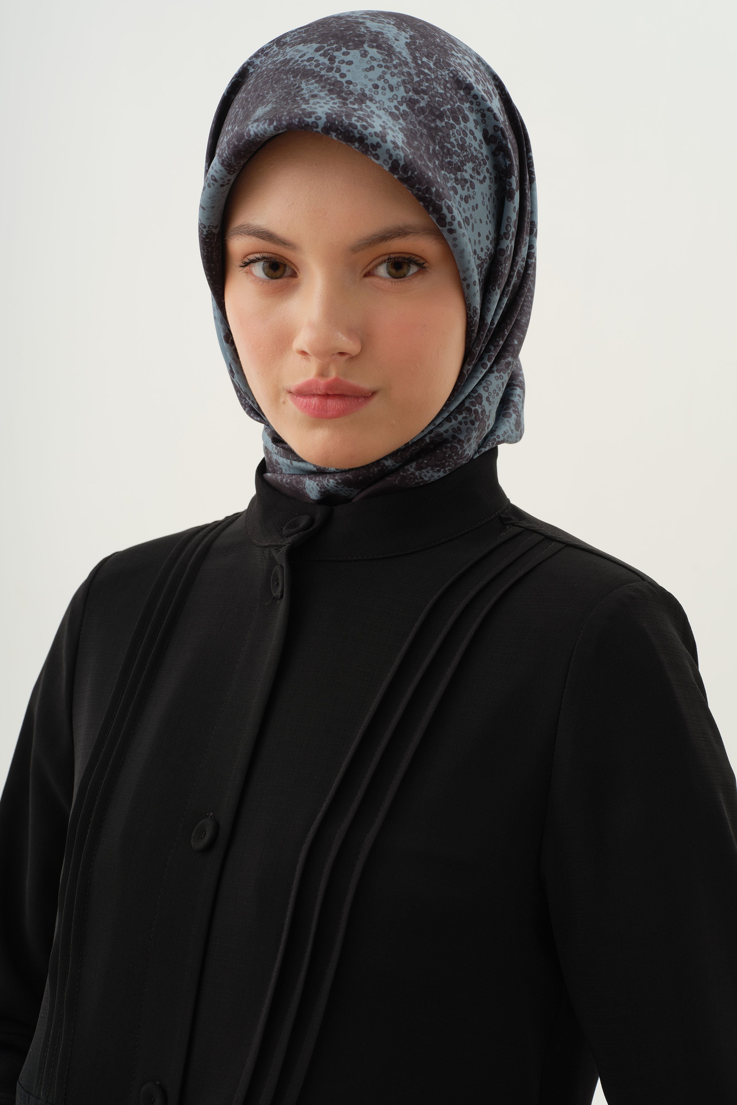 Kesik Detaylı Ferace - Siyah TUGBA