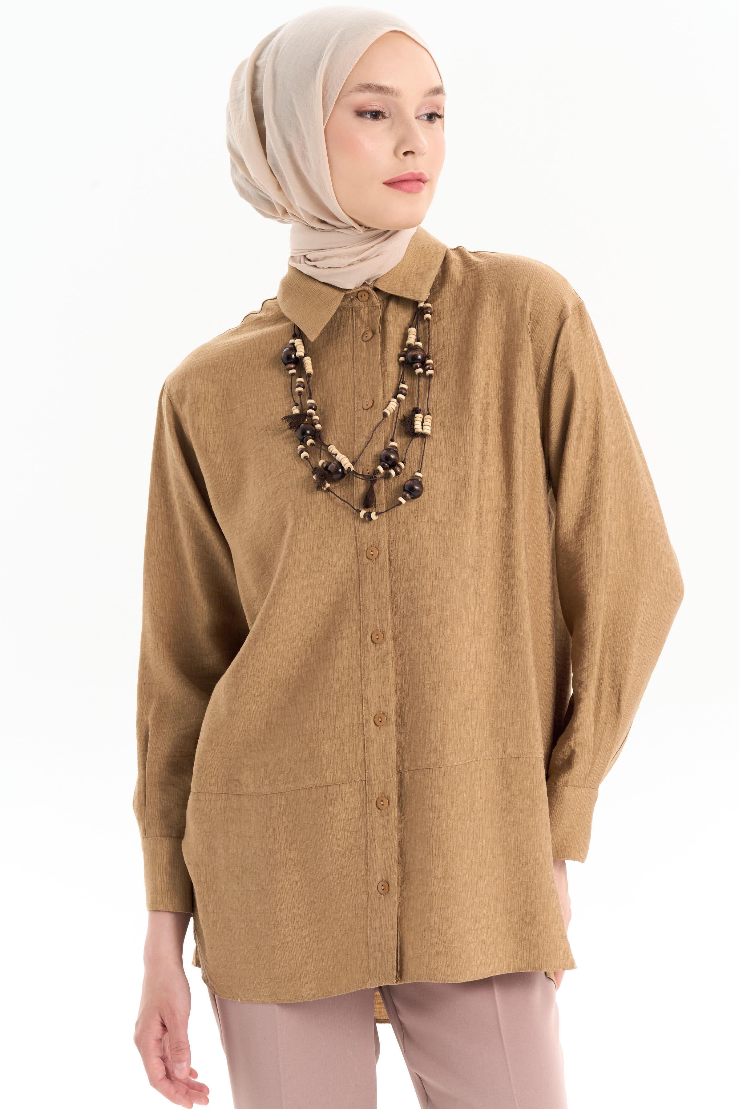 Kesik Detaylı Kolyeli Gömlek - Camel TUGBA