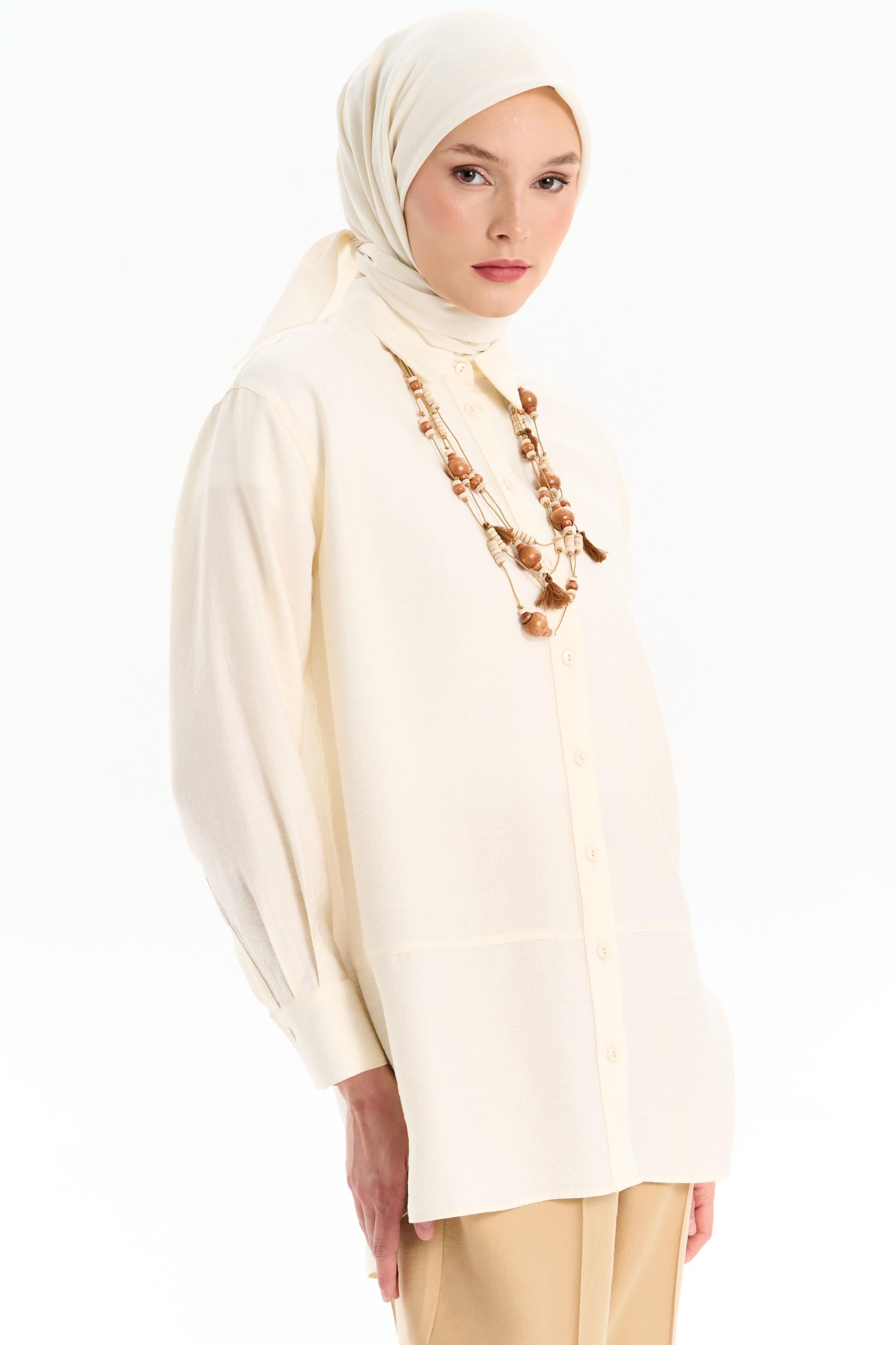 Kesik Detaylı Kolyeli Gömlek - Ekru TUGBA