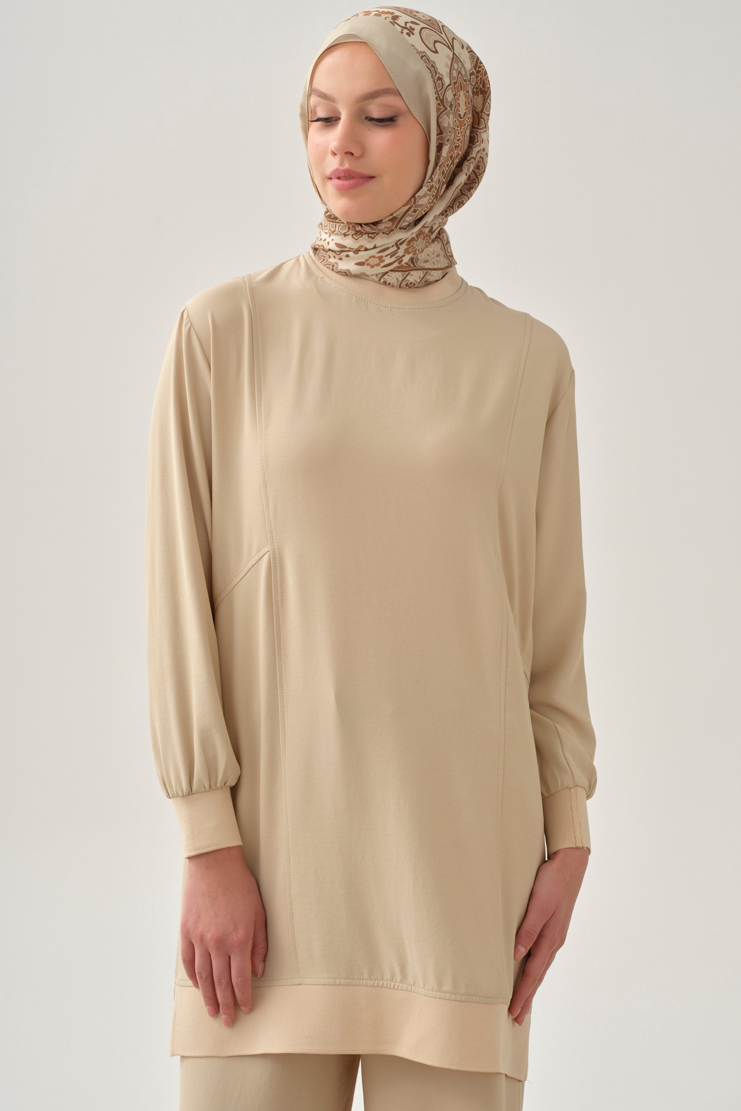 Kesik Detaylı Ribanalı Tunik - Bej TUGBA