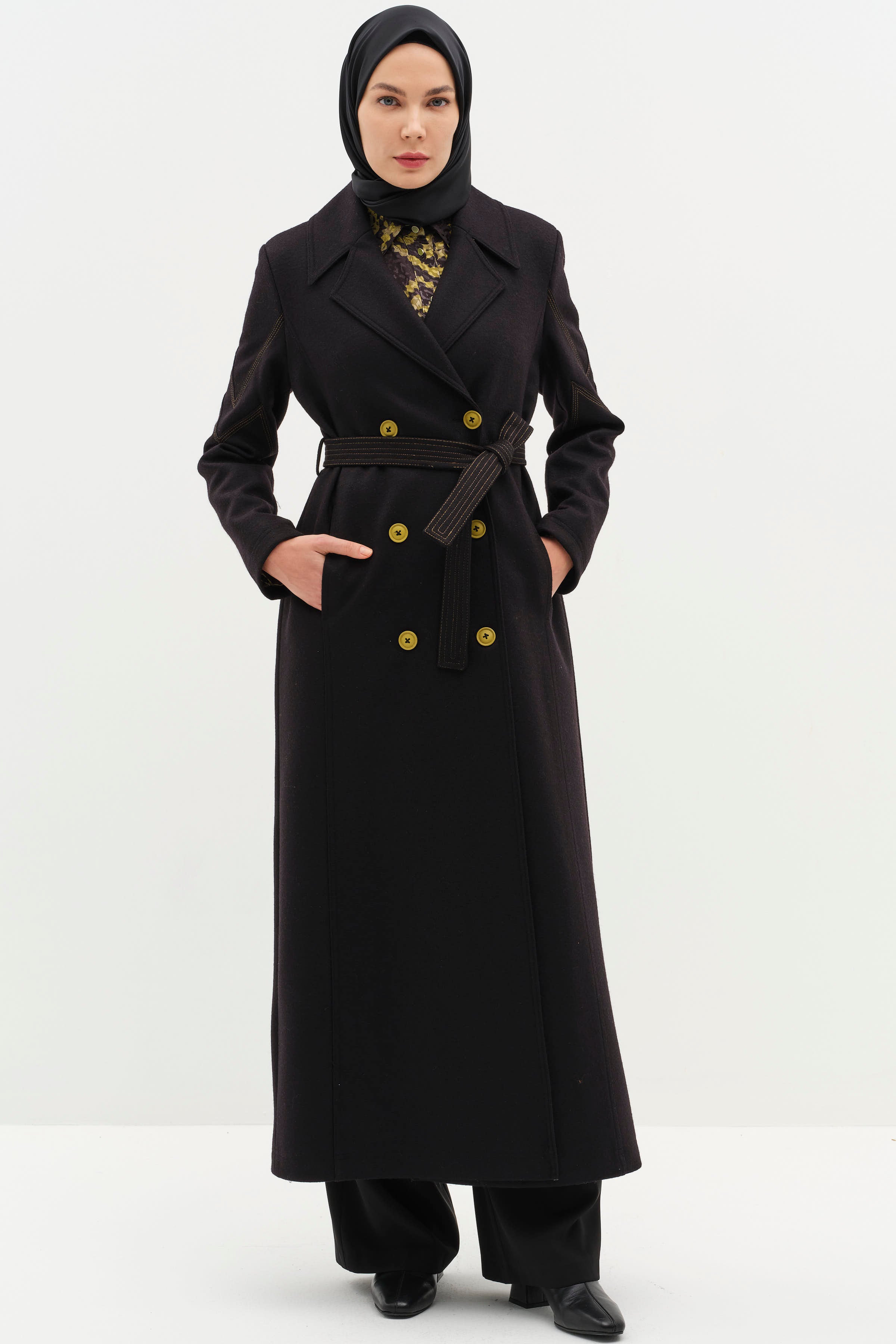 Kol Kesik Dikiş Detaylı Kruvaze Keçe Manto - Siyah TUGBA