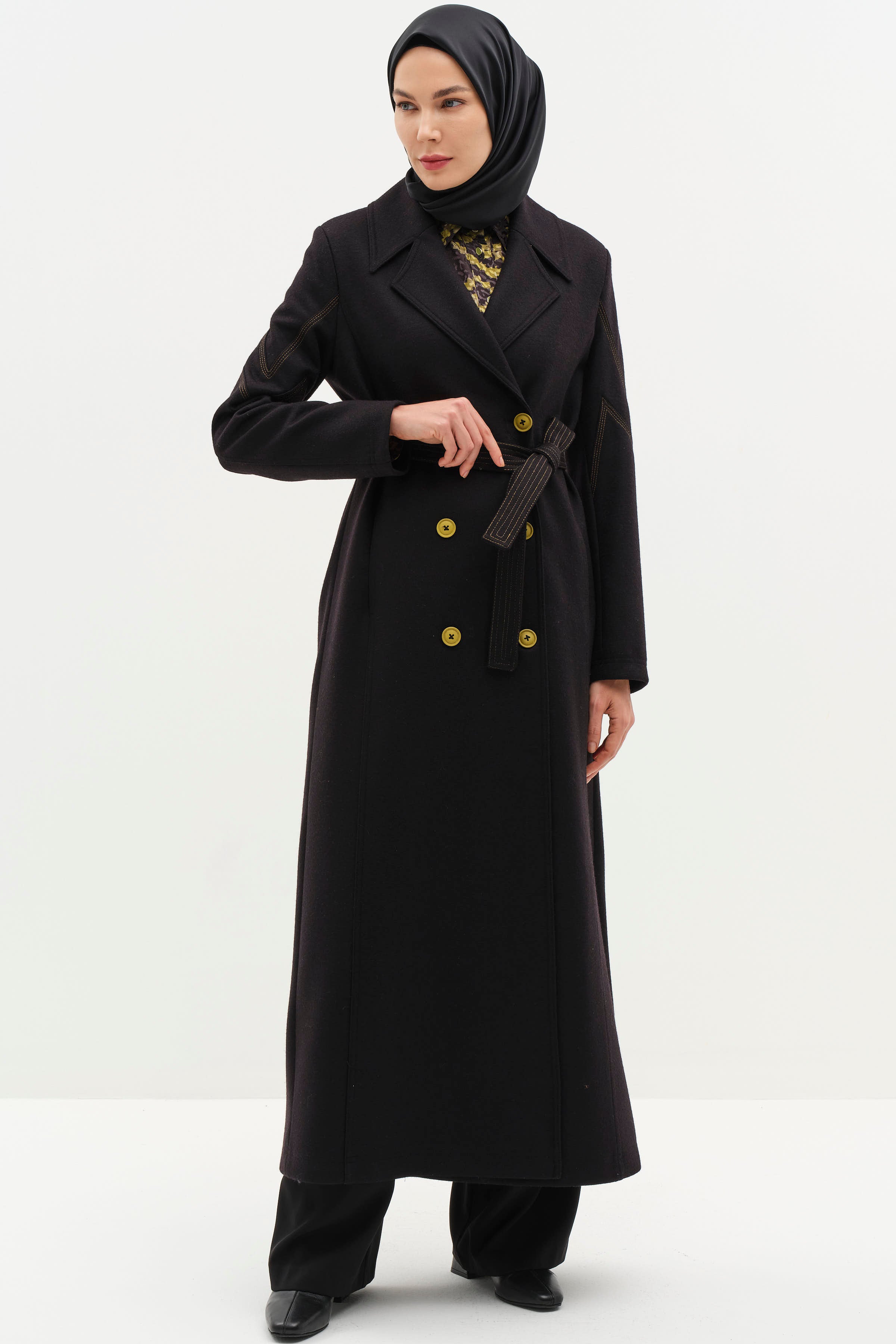 Kol Kesik Dikiş Detaylı Kruvaze Keçe Manto - Siyah TUGBA