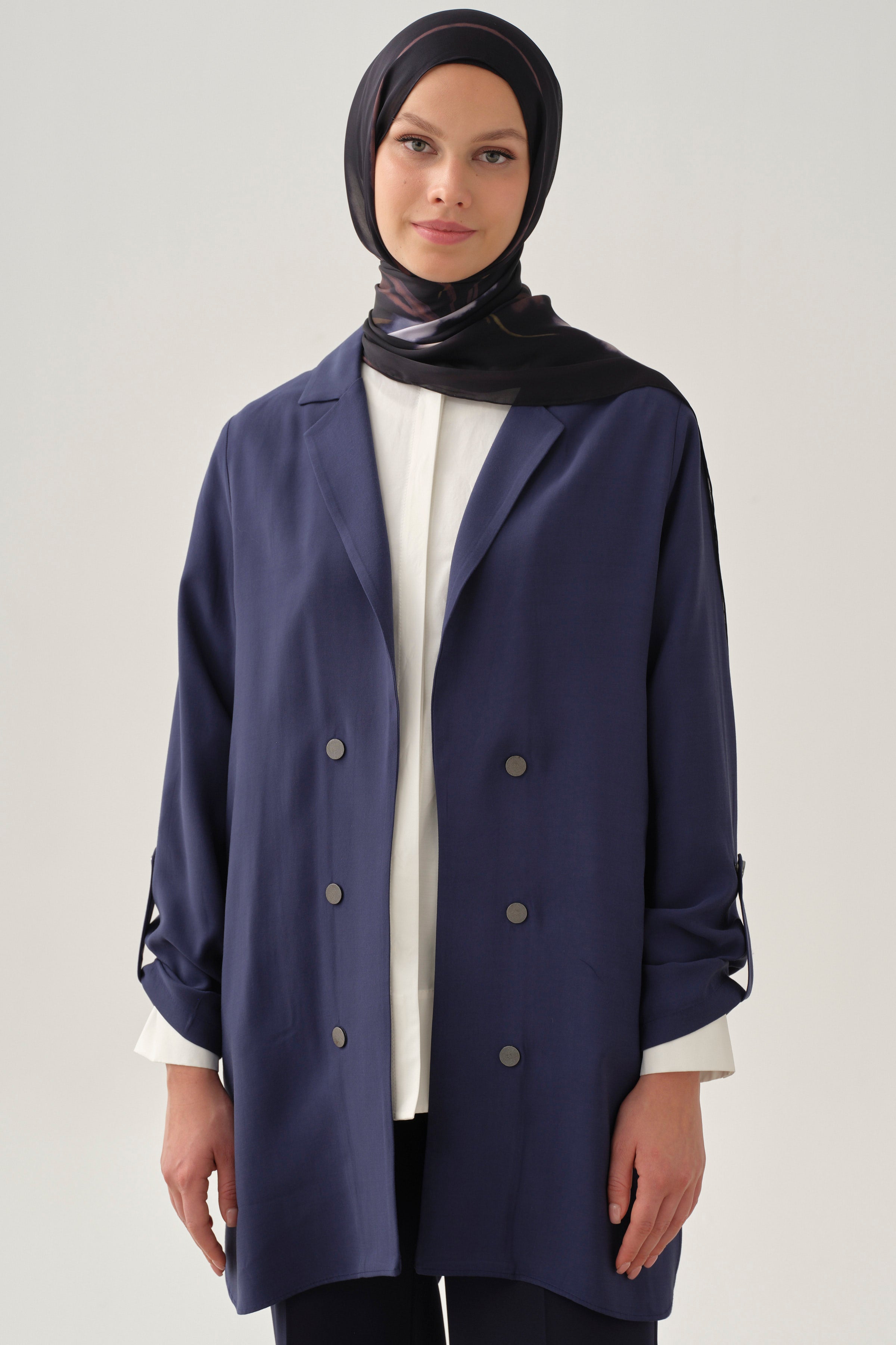 Kollar Bant Detaylı Yırtmaçlı Ceket - Lacivert TUGBA