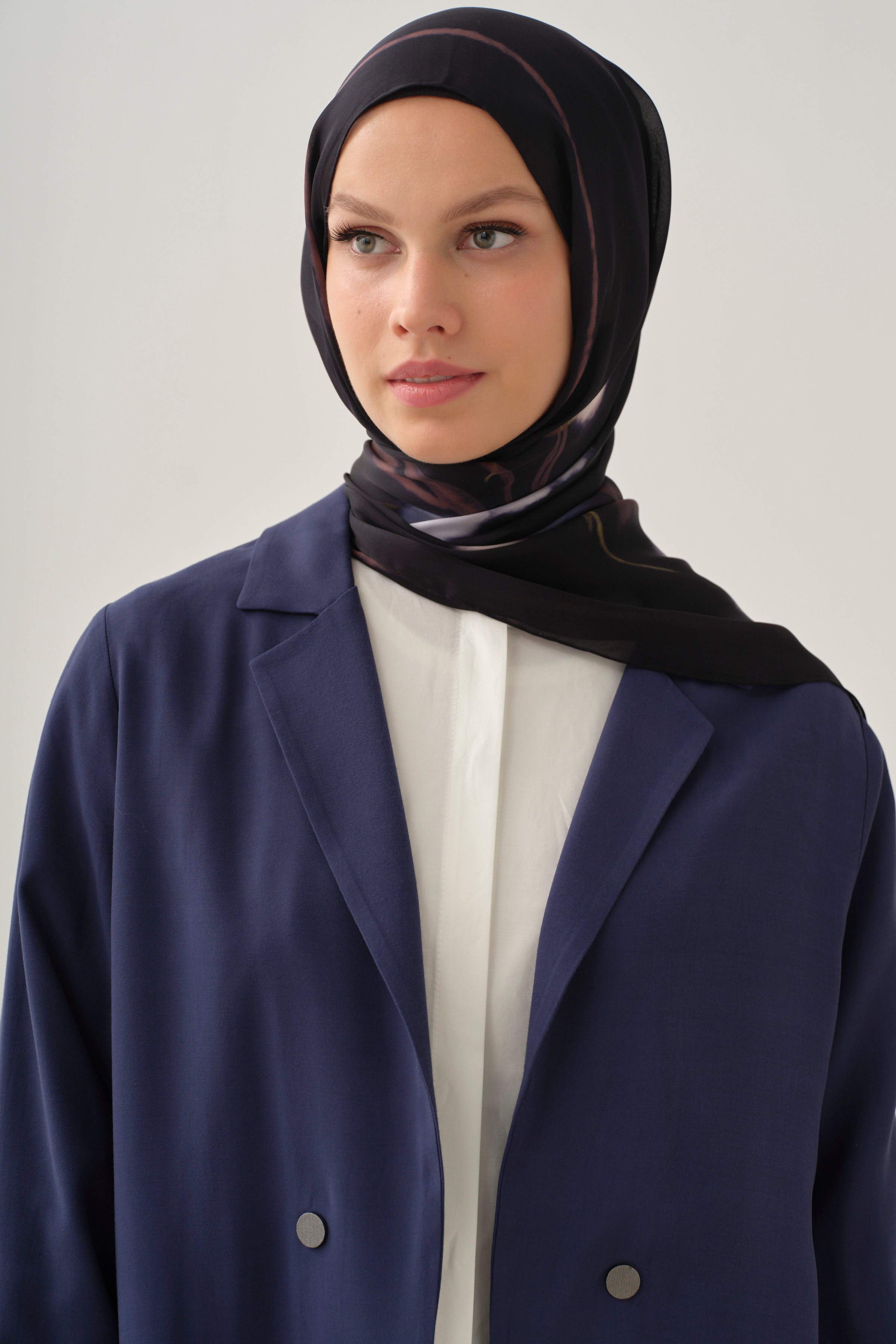 Kollar Bant Detaylı Yırtmaçlı Ceket - Lacivert TUGBA