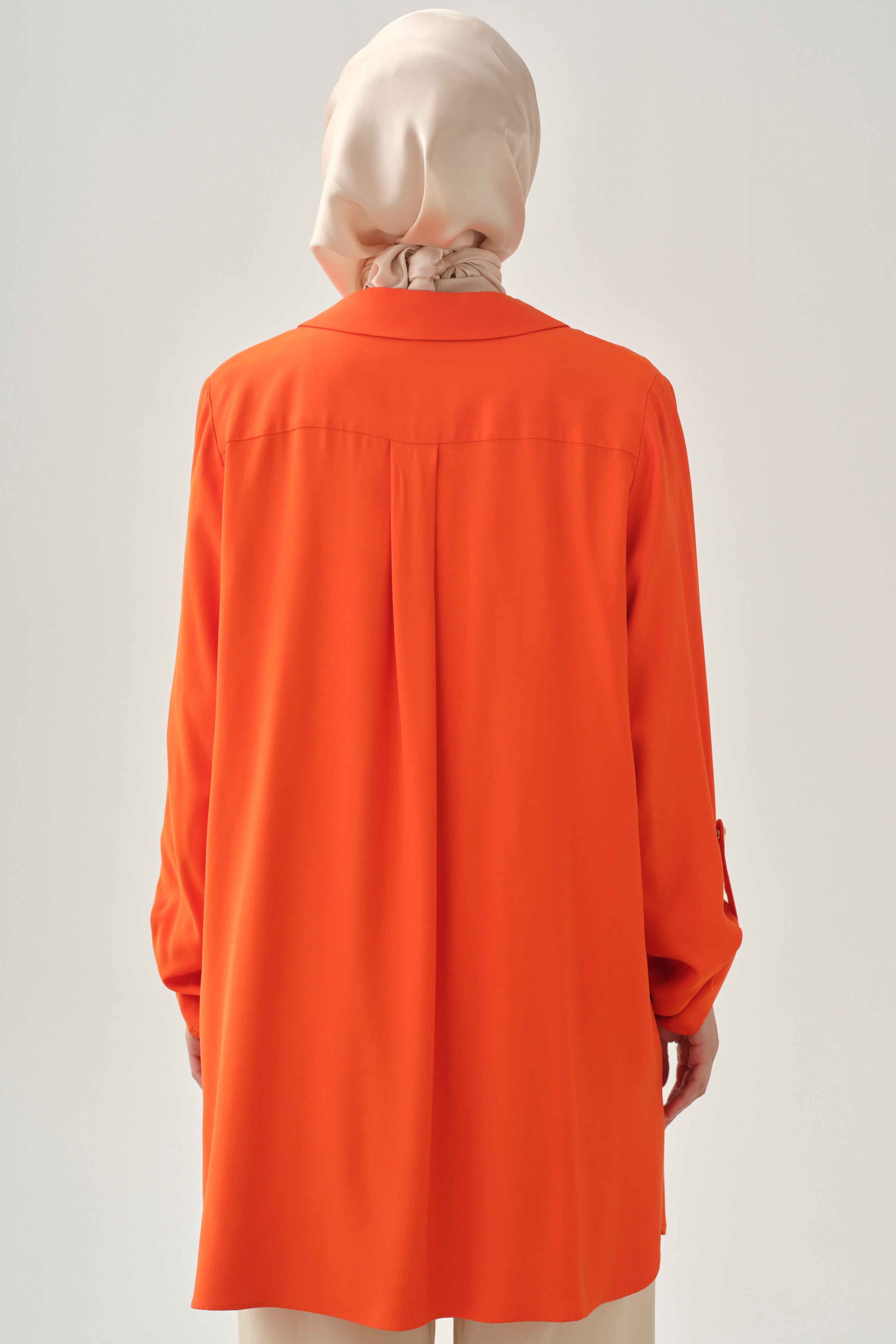 Kollar Bant Detaylı Yırtmaçlı Ceket - Mercan TUGBA