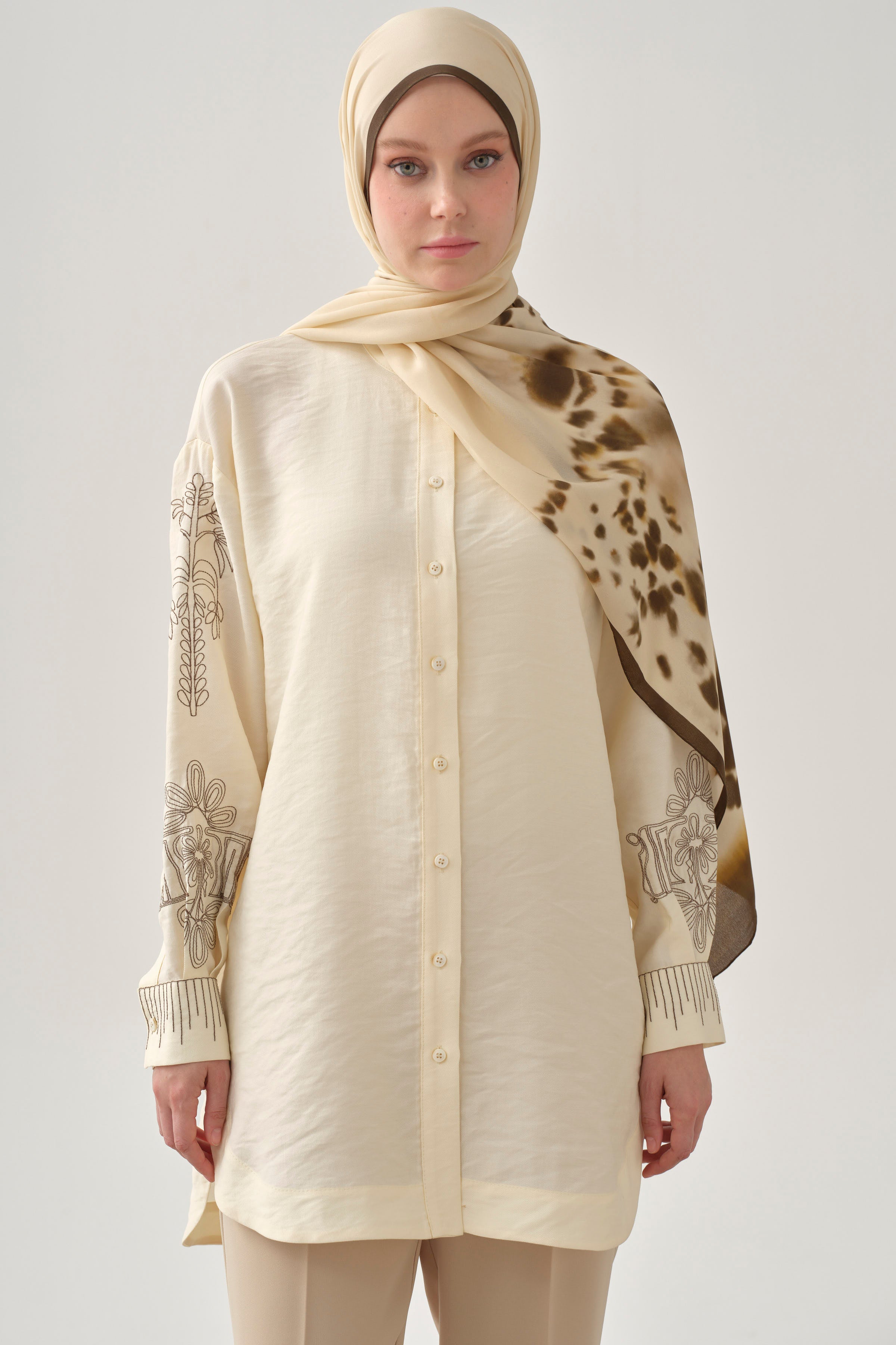 Kollar Nakışlı Tunik - Ekru TUGBA