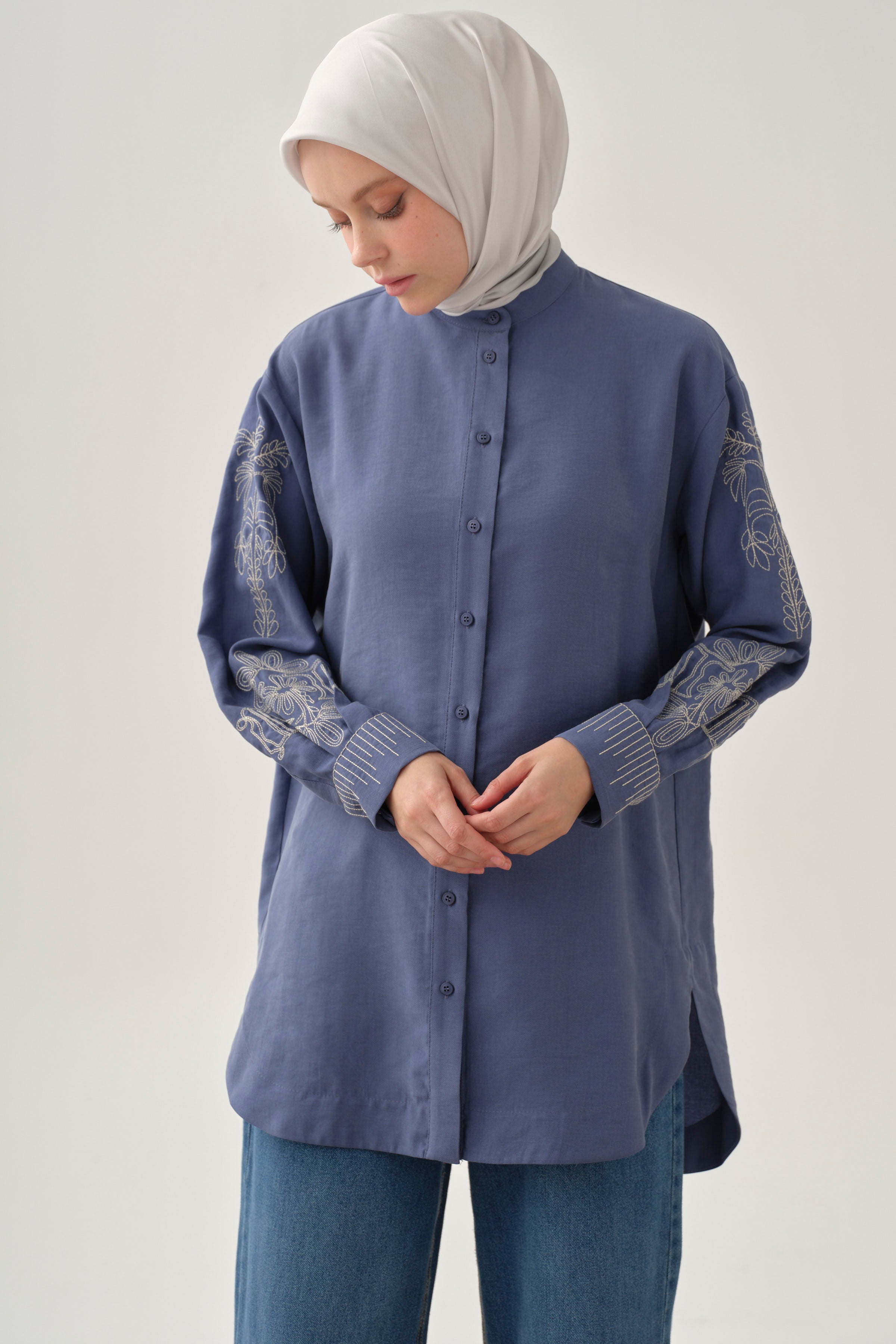 Kollar Nakışlı Tunik - İndigo TUGBA