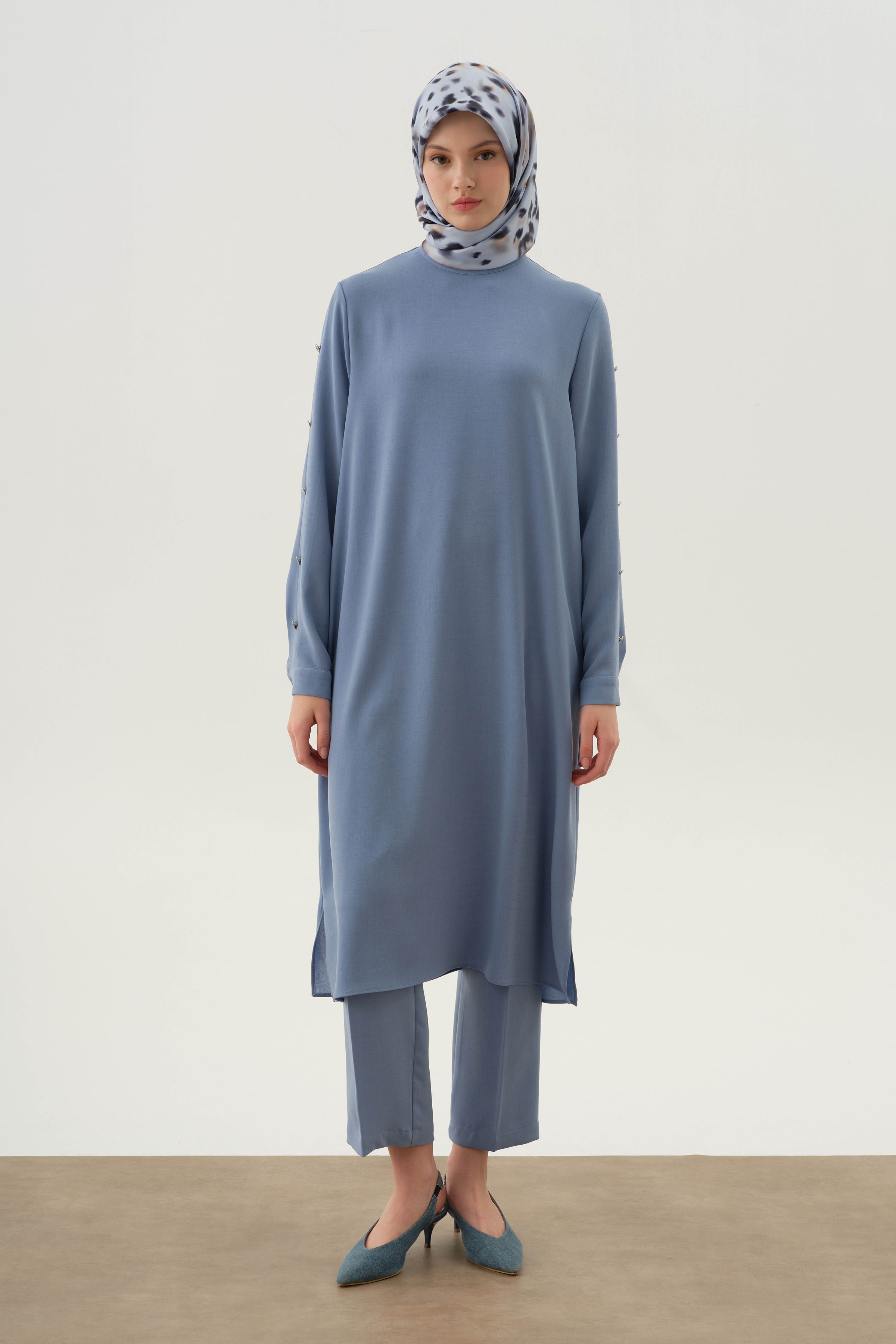 Kollar Plikaşe Düğme Detaylı Tunik - Açık Mavi TUGBA