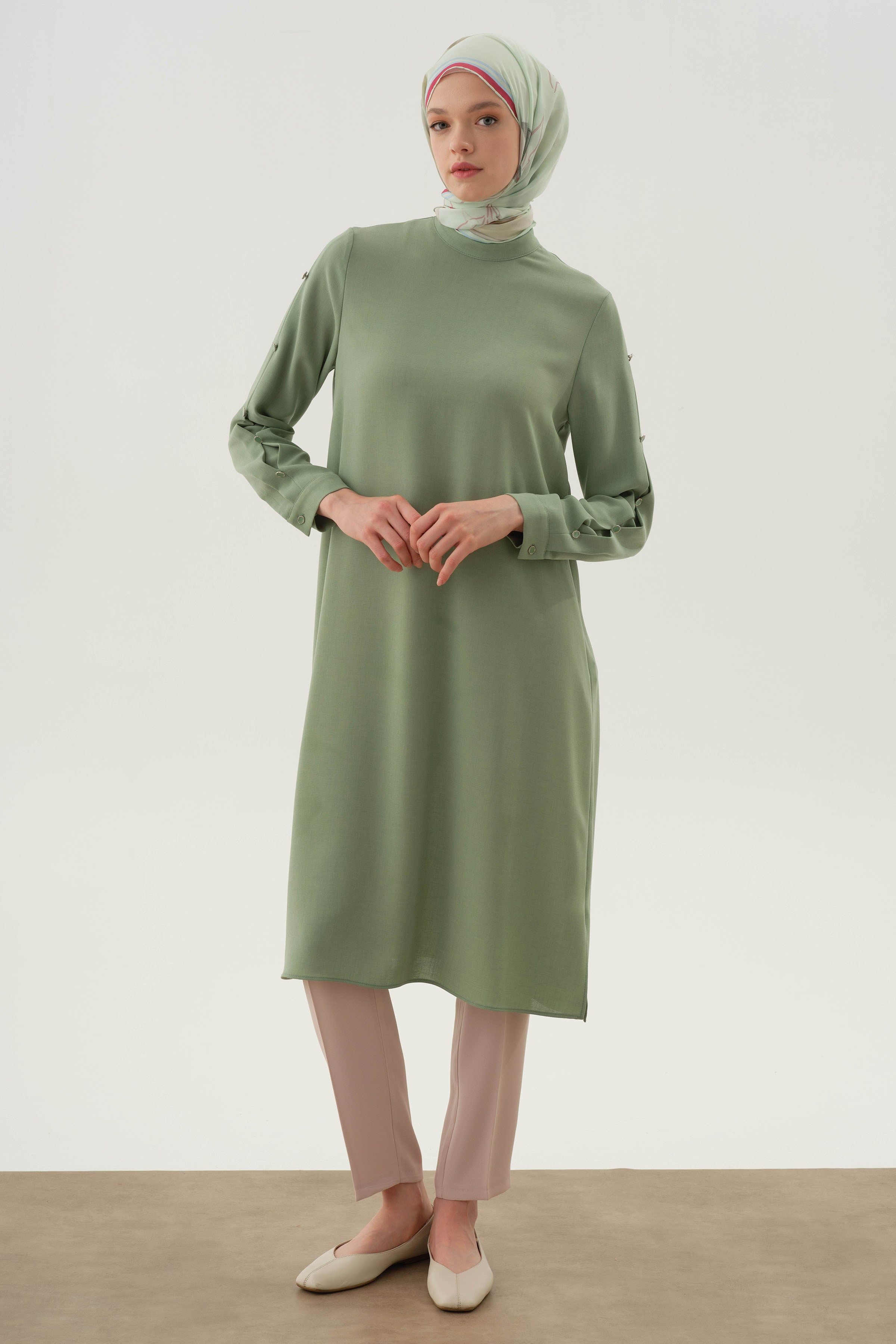 Kollar Plikaşe Düğme Detaylı Tunik - Su Yeşili TUGBA