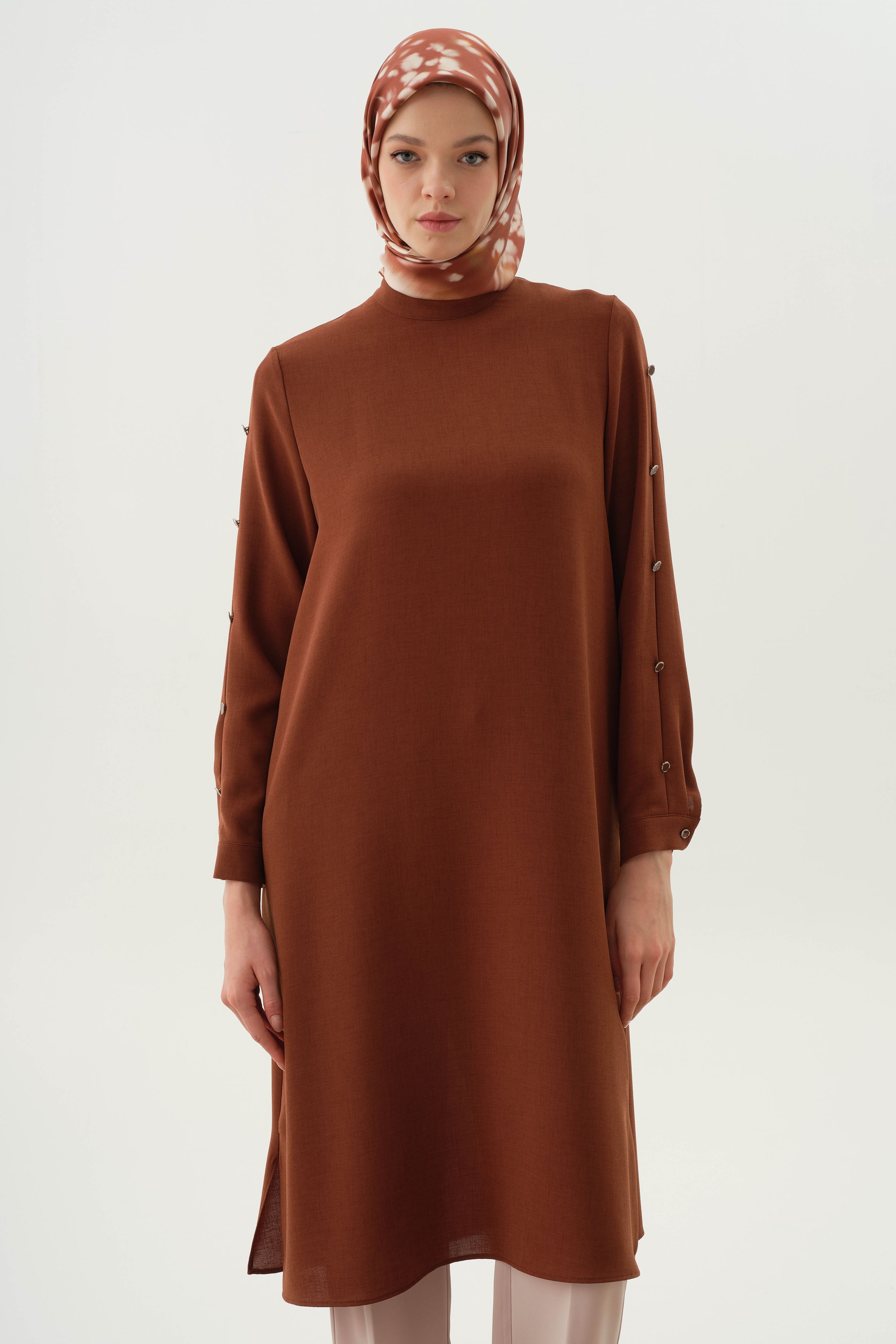 Kollar Plikaşe Düğme Detaylı Tunik - Taba TUGBA