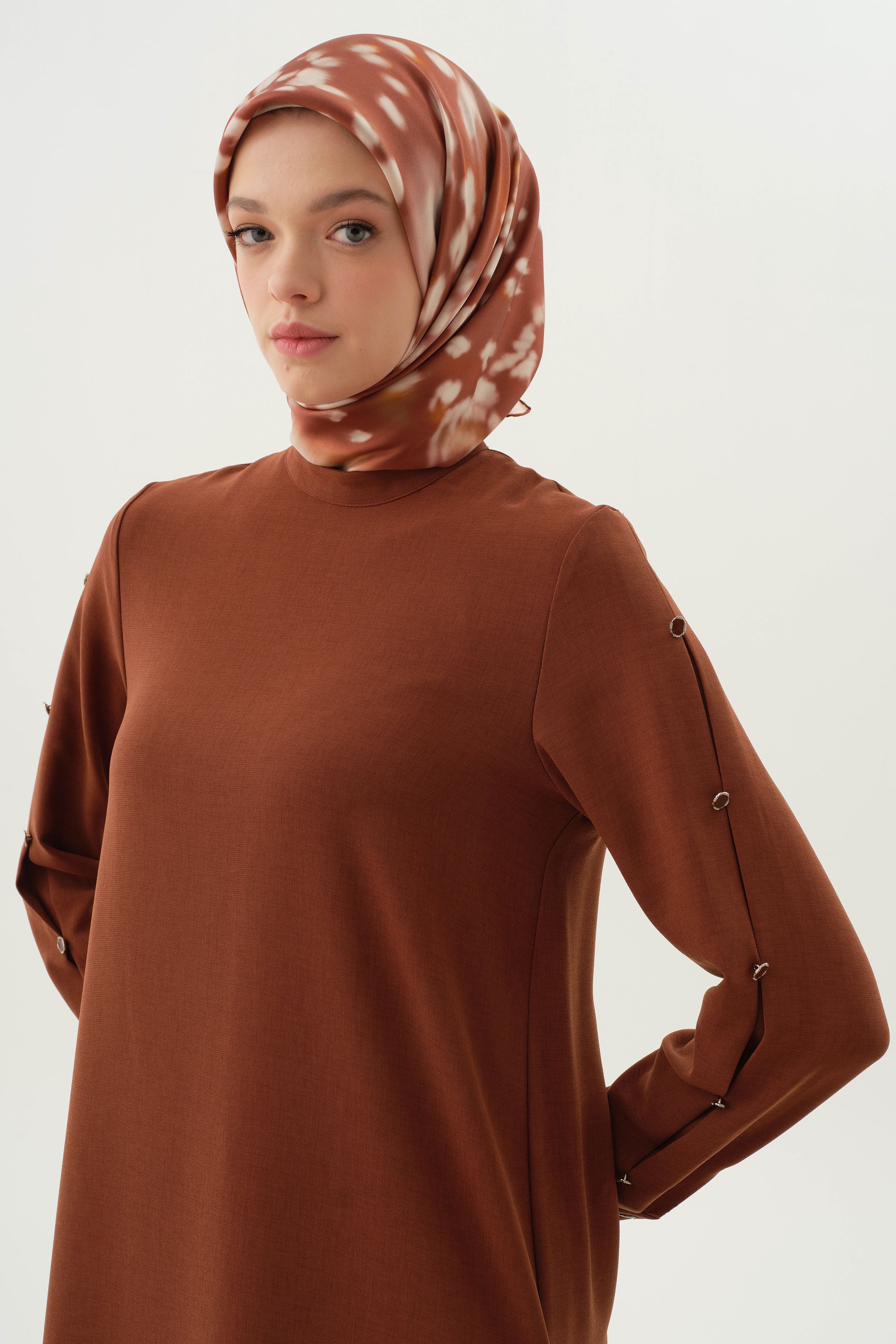 Kollar Plikaşe Düğme Detaylı Tunik - Taba TUGBA