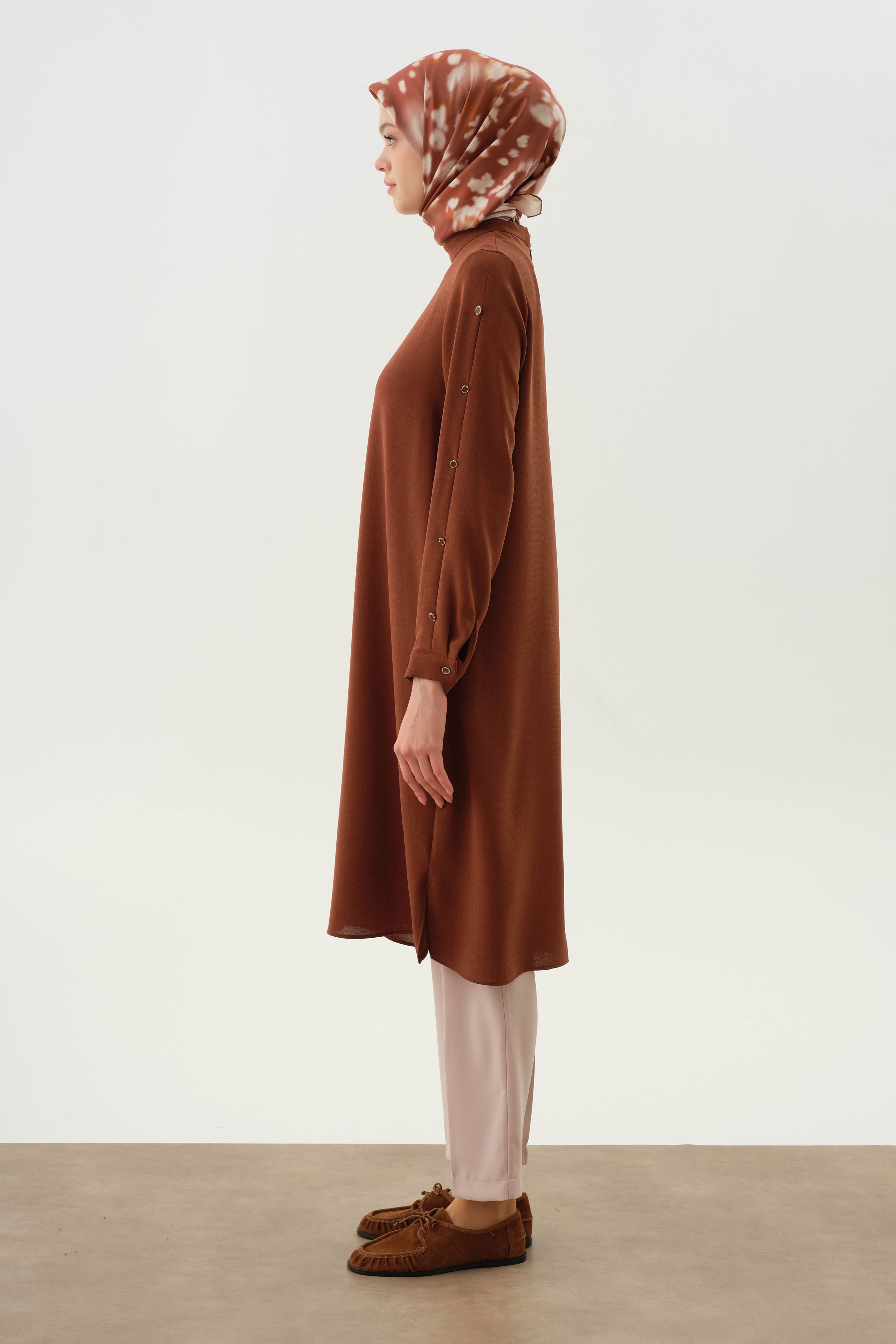 Kollar Plikaşe Düğme Detaylı Tunik - Taba TUGBA