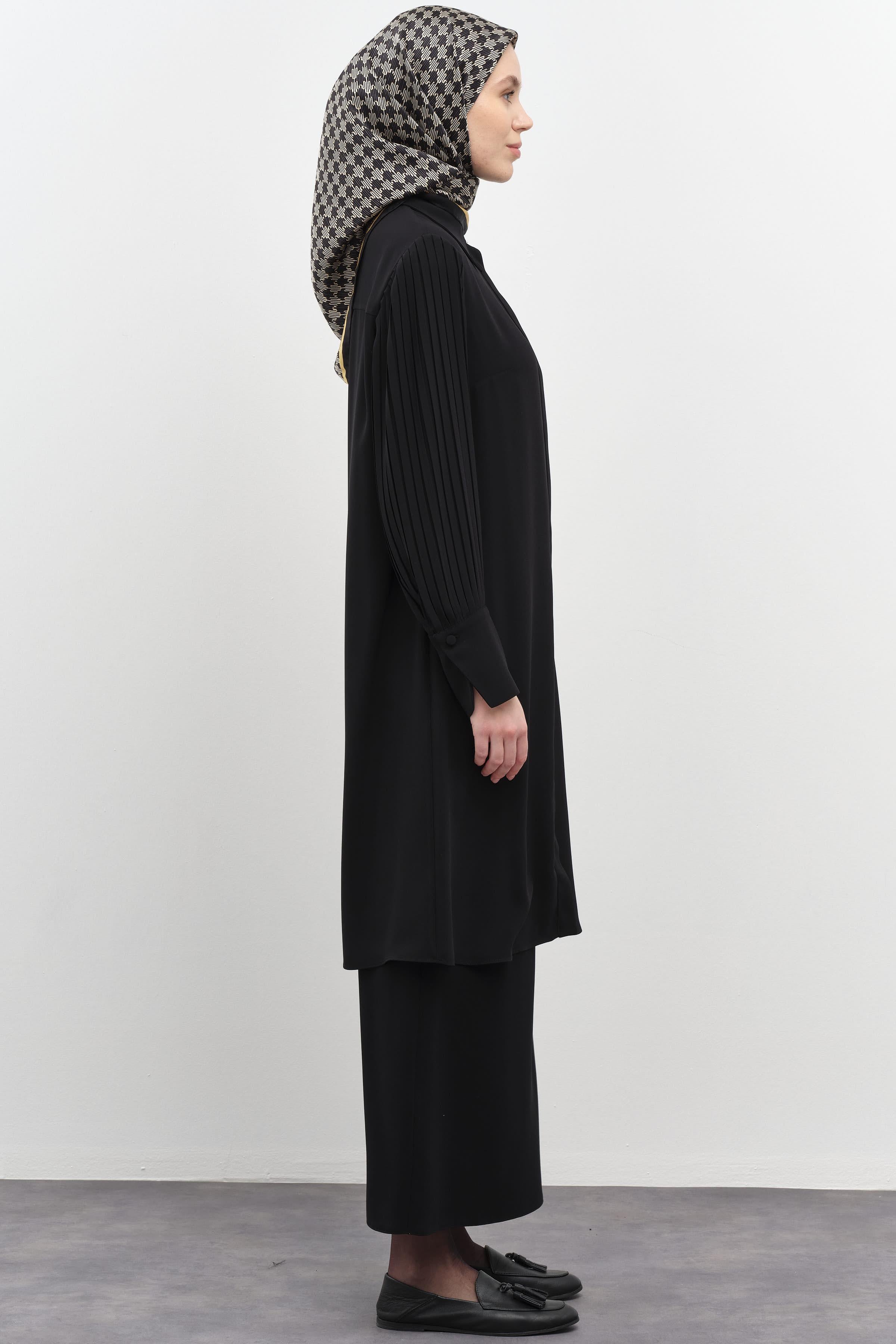 Kollar Pliseli Geniş Manşetli Tunik - Siyah TUGBA