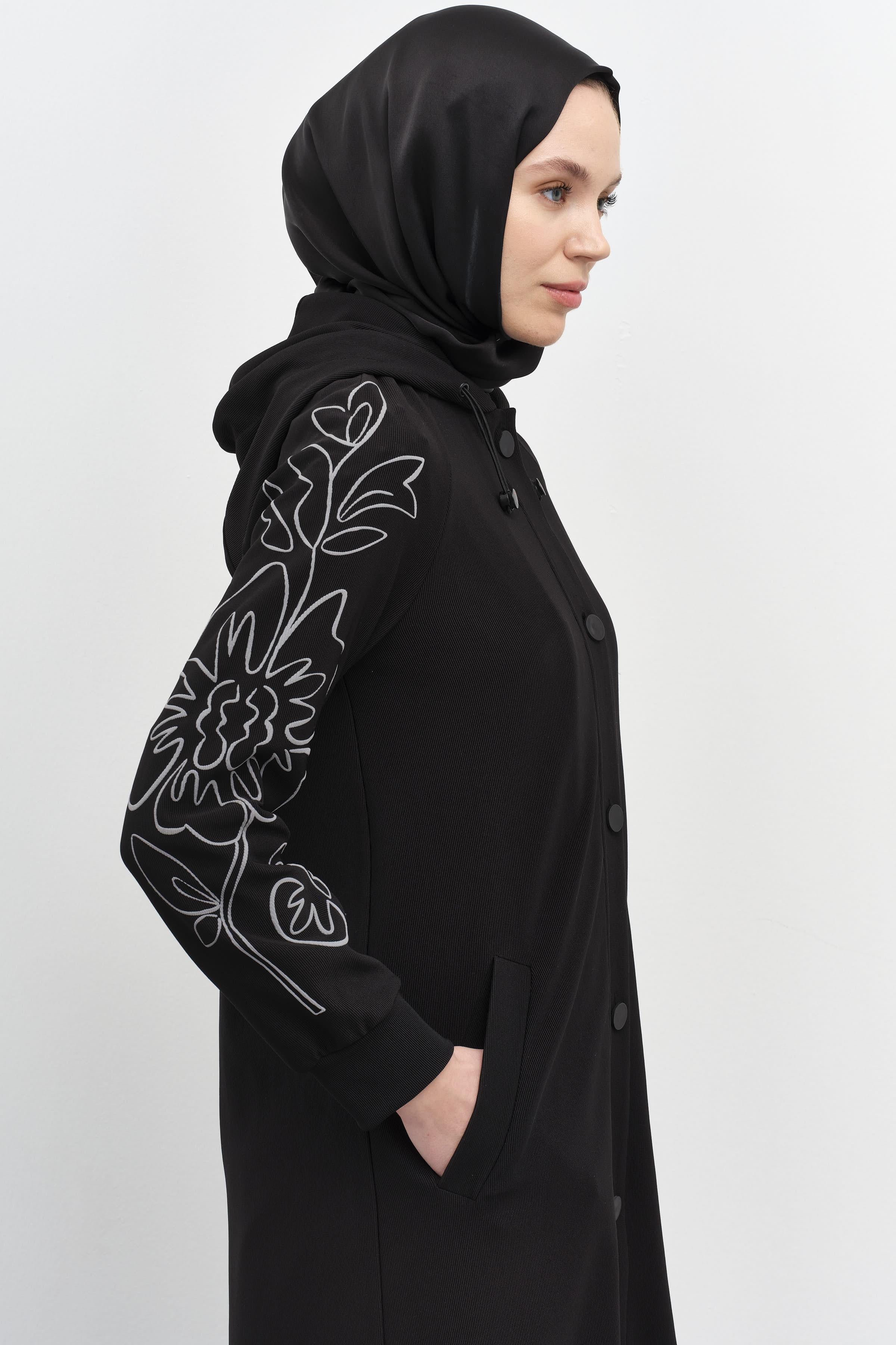 Kolları Desen Baskılı Örme Kap - Siyah TUGBA