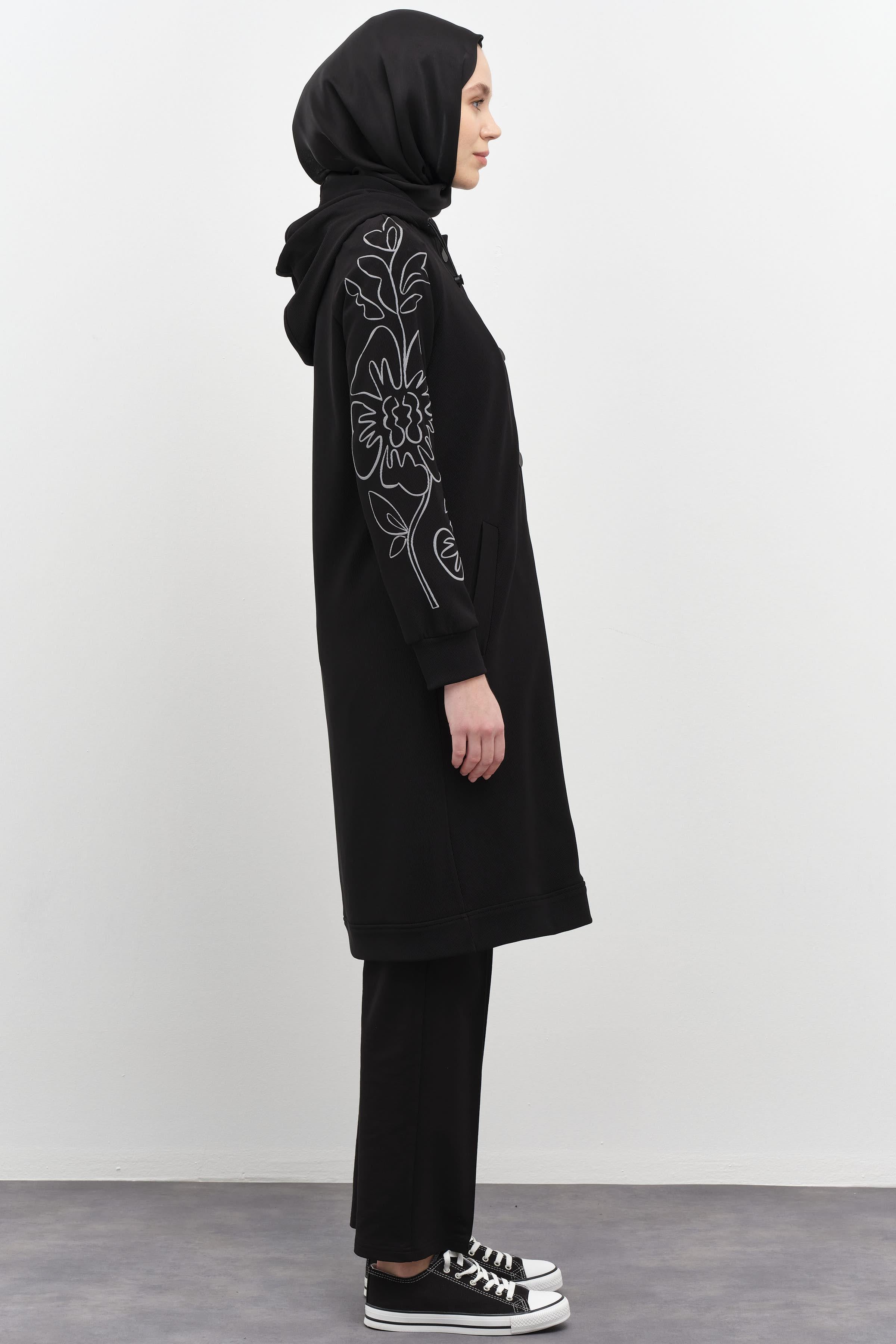 Kolları Desen Baskılı Örme Kap - Siyah TUGBA