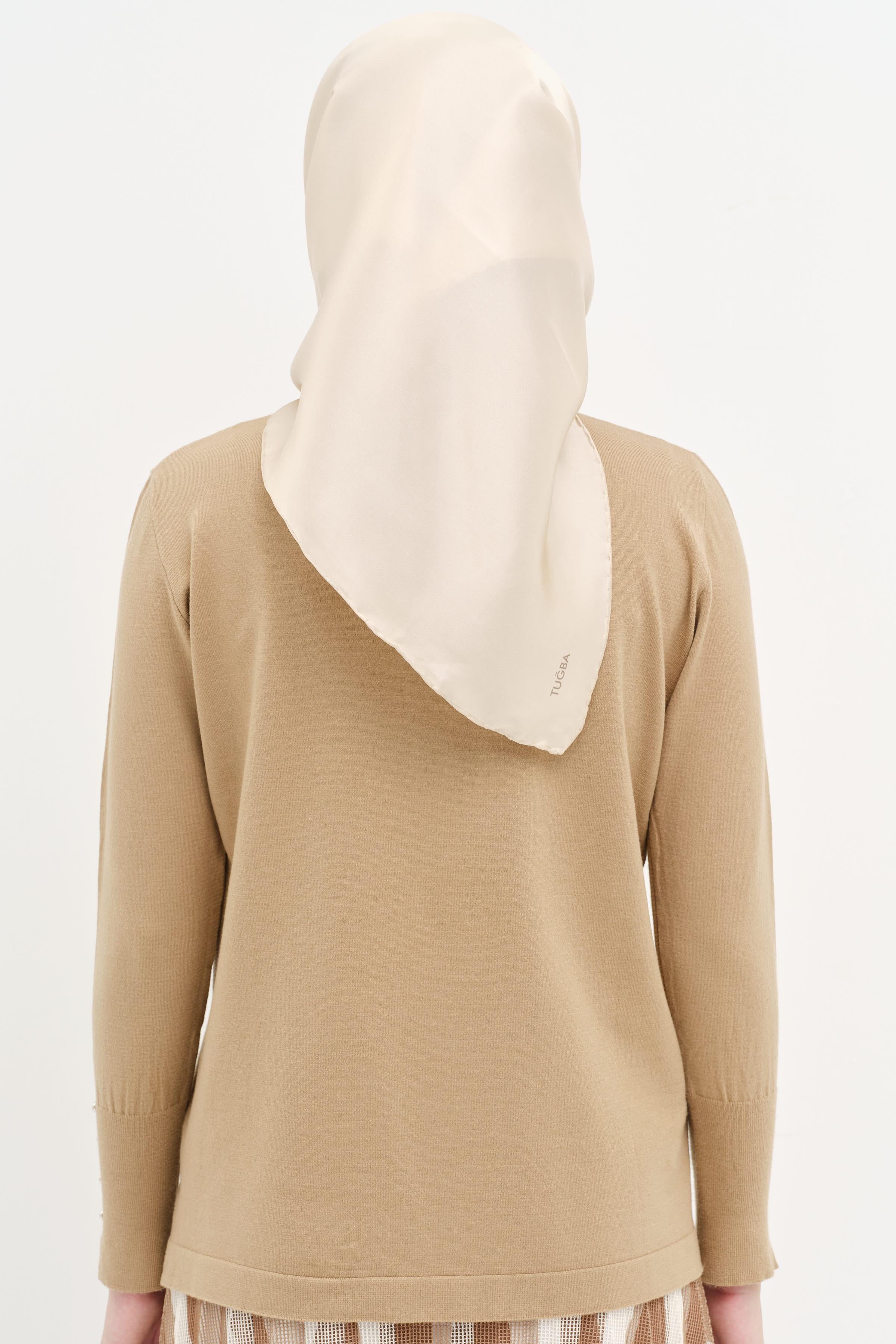 Kolları Düğme Detaylı Sıfır Yaka Kazak - Camel TUGBA