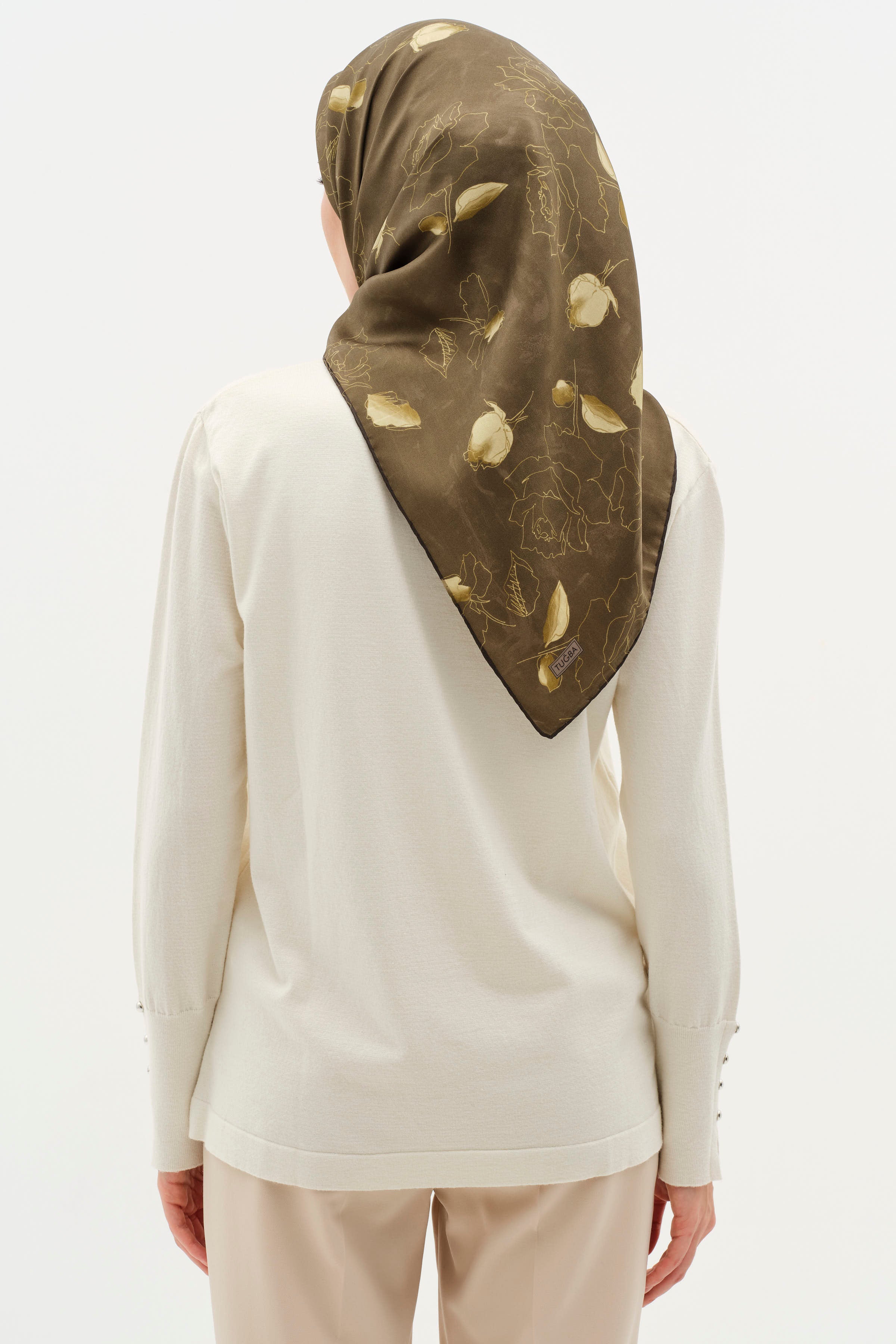 Kolları Düğme Detaylı Sıfır Yaka Kazak - Kum TUGBA