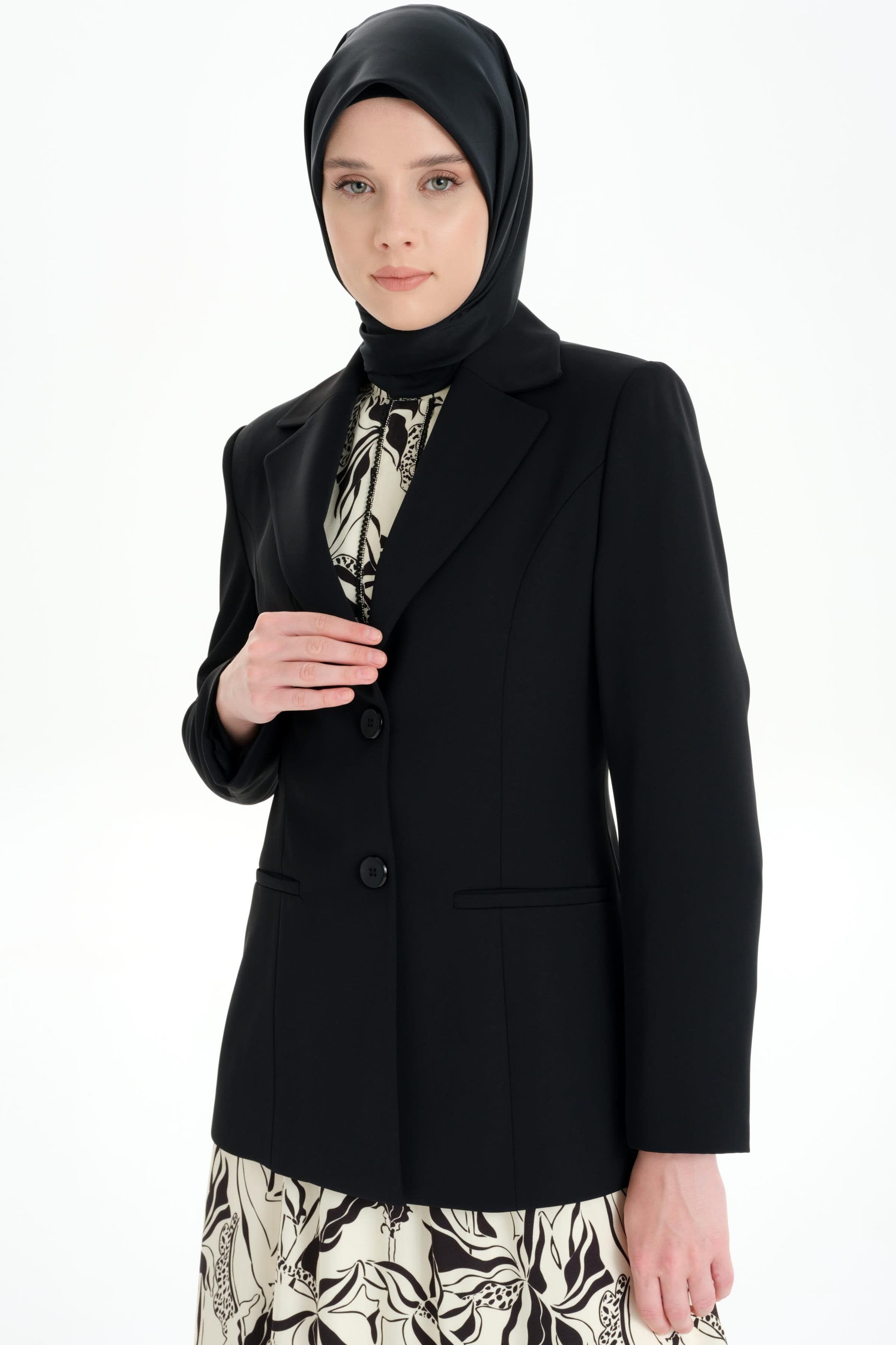 Kolları Düğmeli Blazer Ceket - Siyah TUGBA