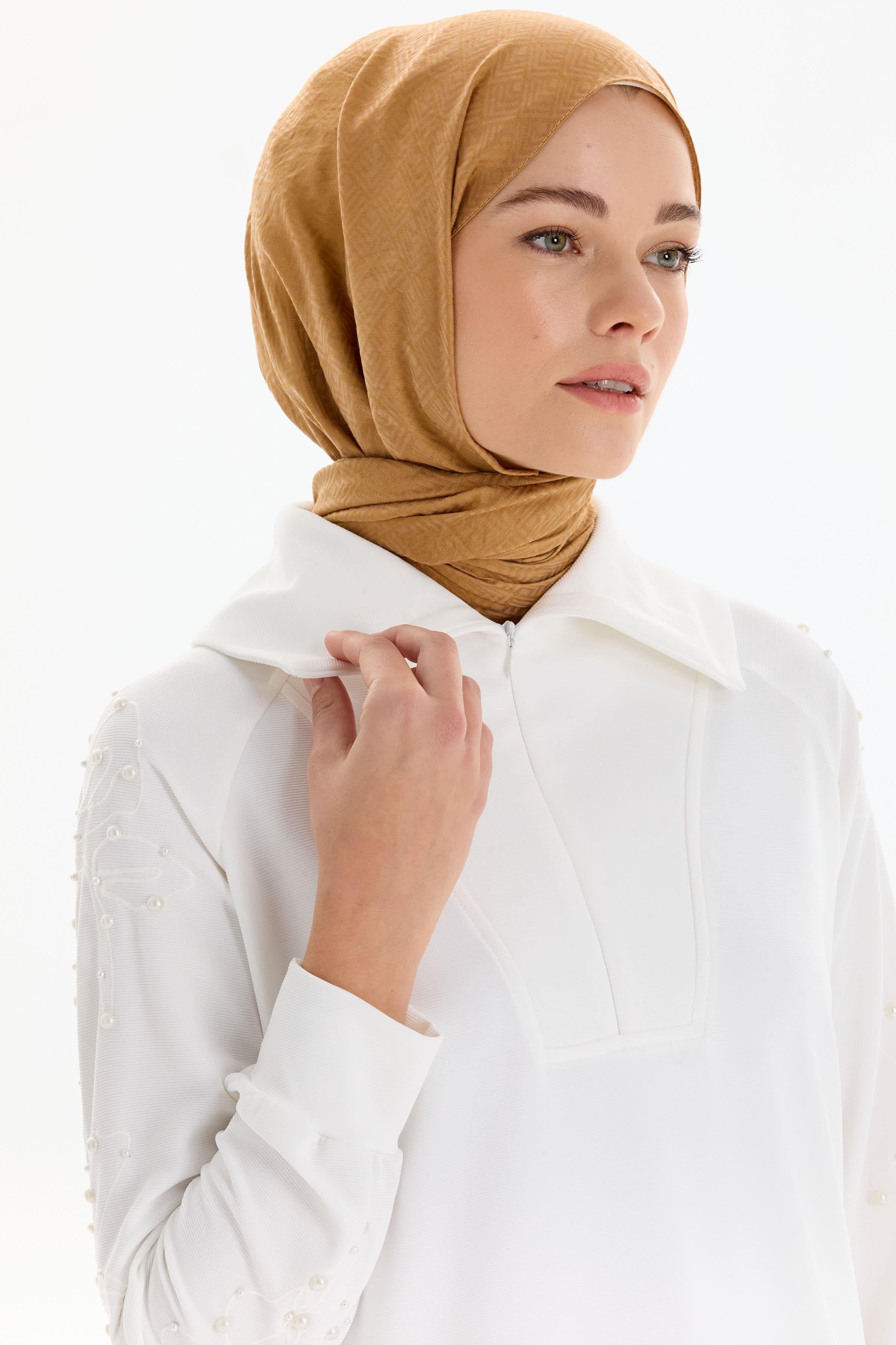 Kolları Nakış İşlemeli Örme Sweat - Ekru TUGBA