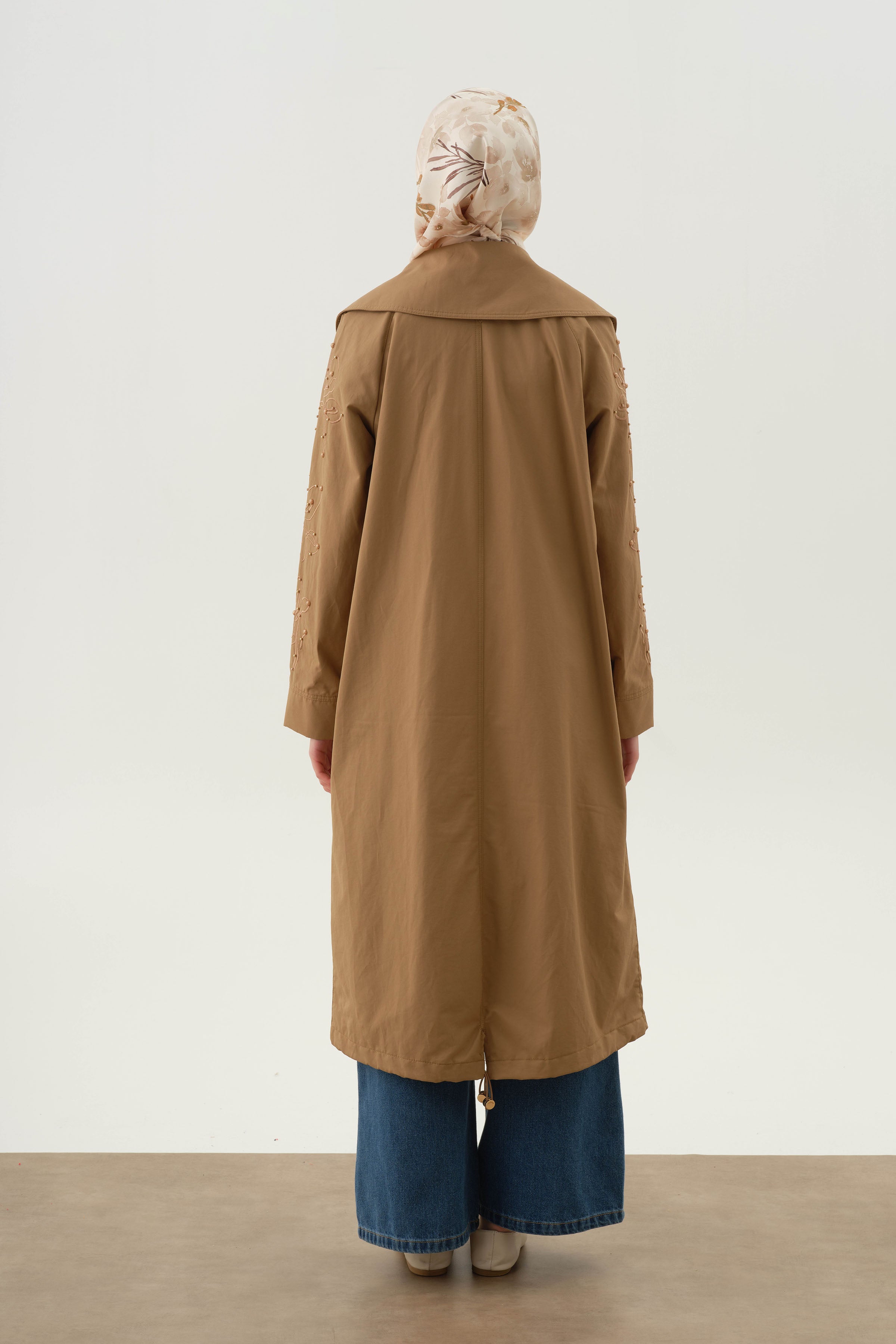 Kolları Nakış Ve İnci Detaylı Trençkot - Camel TUGBA