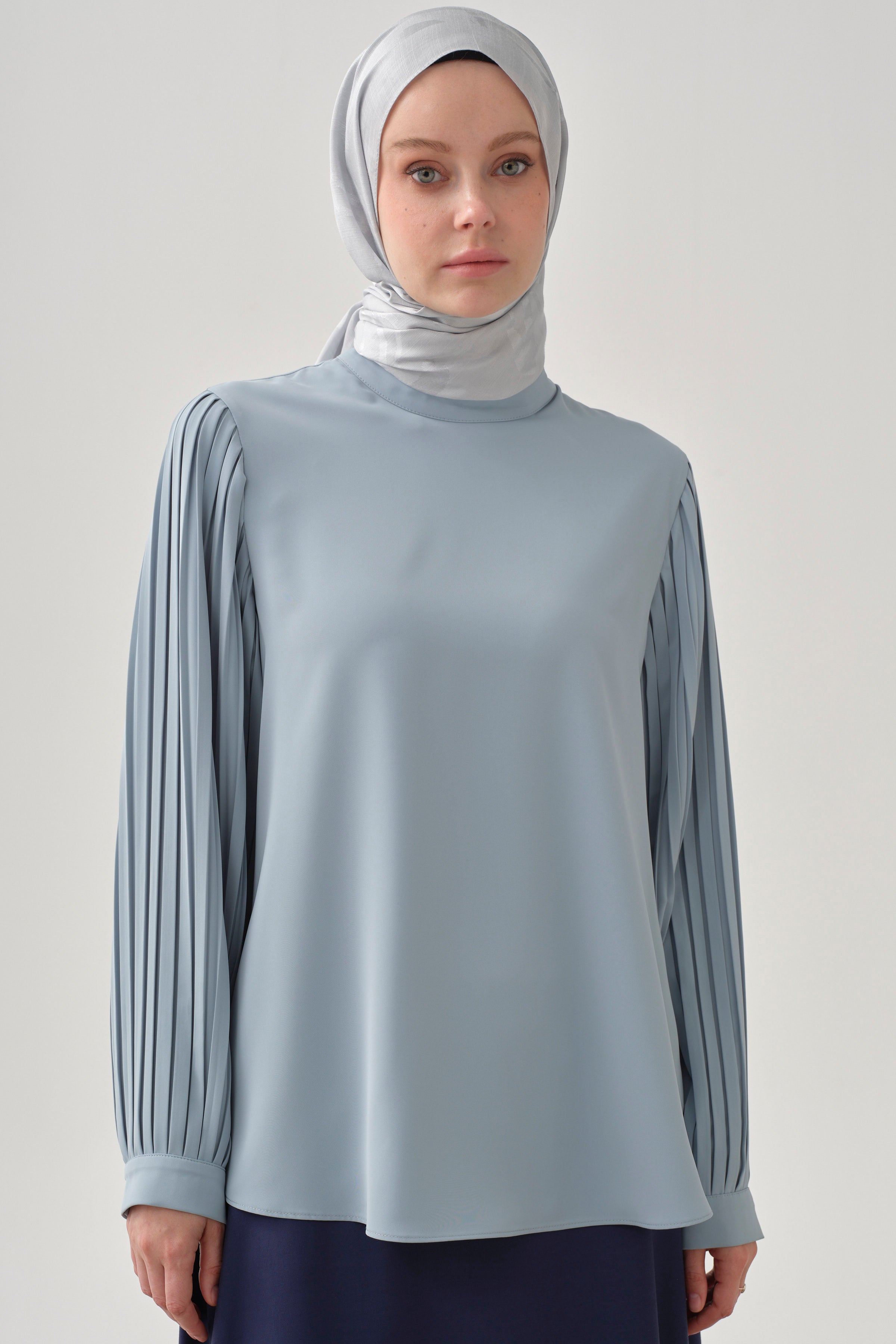 Kolları Pliseli Bluz - Açık Mavi TUGBA