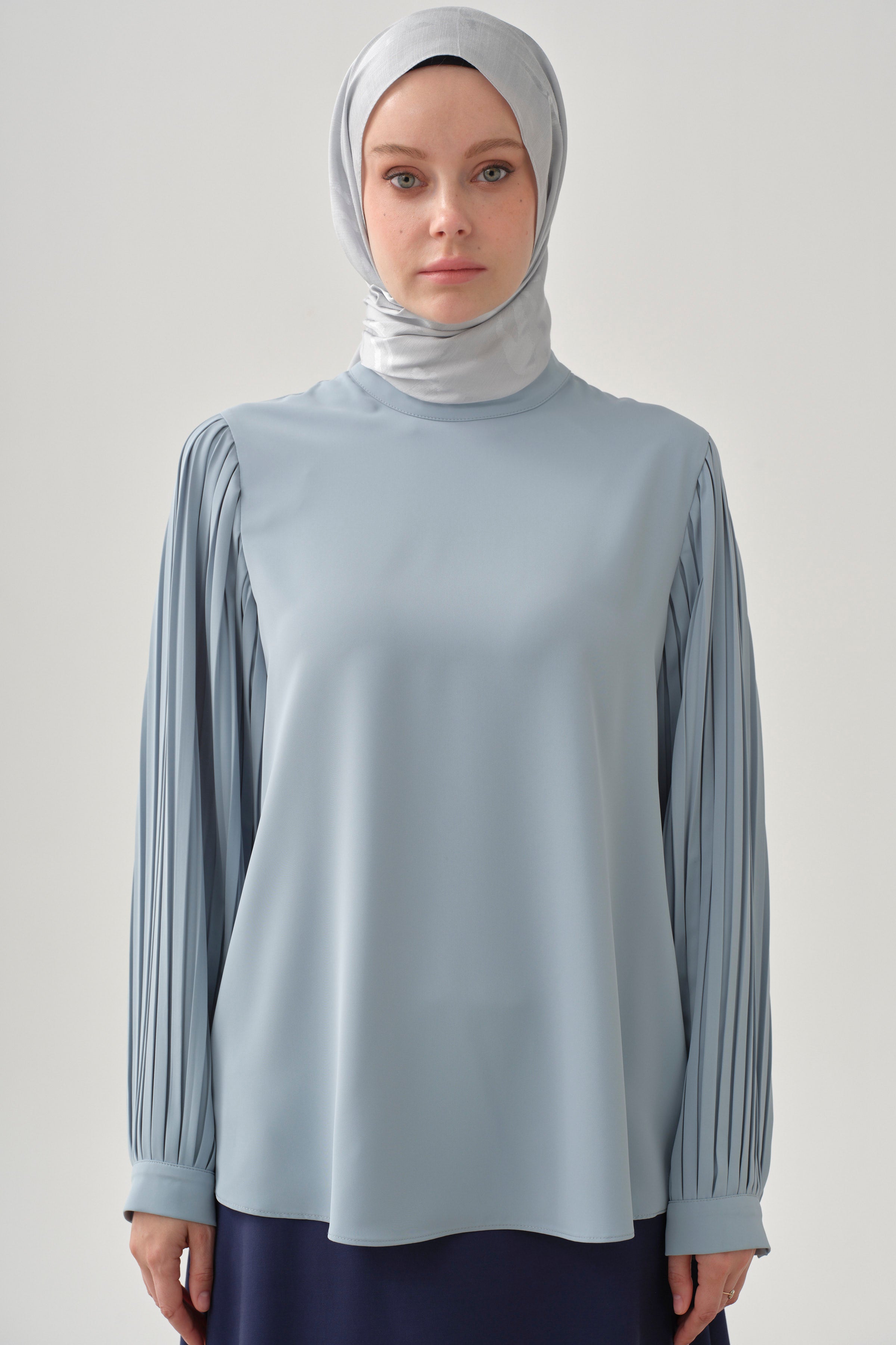 Kolları Pliseli Bluz - Açık Mavi TUGBA