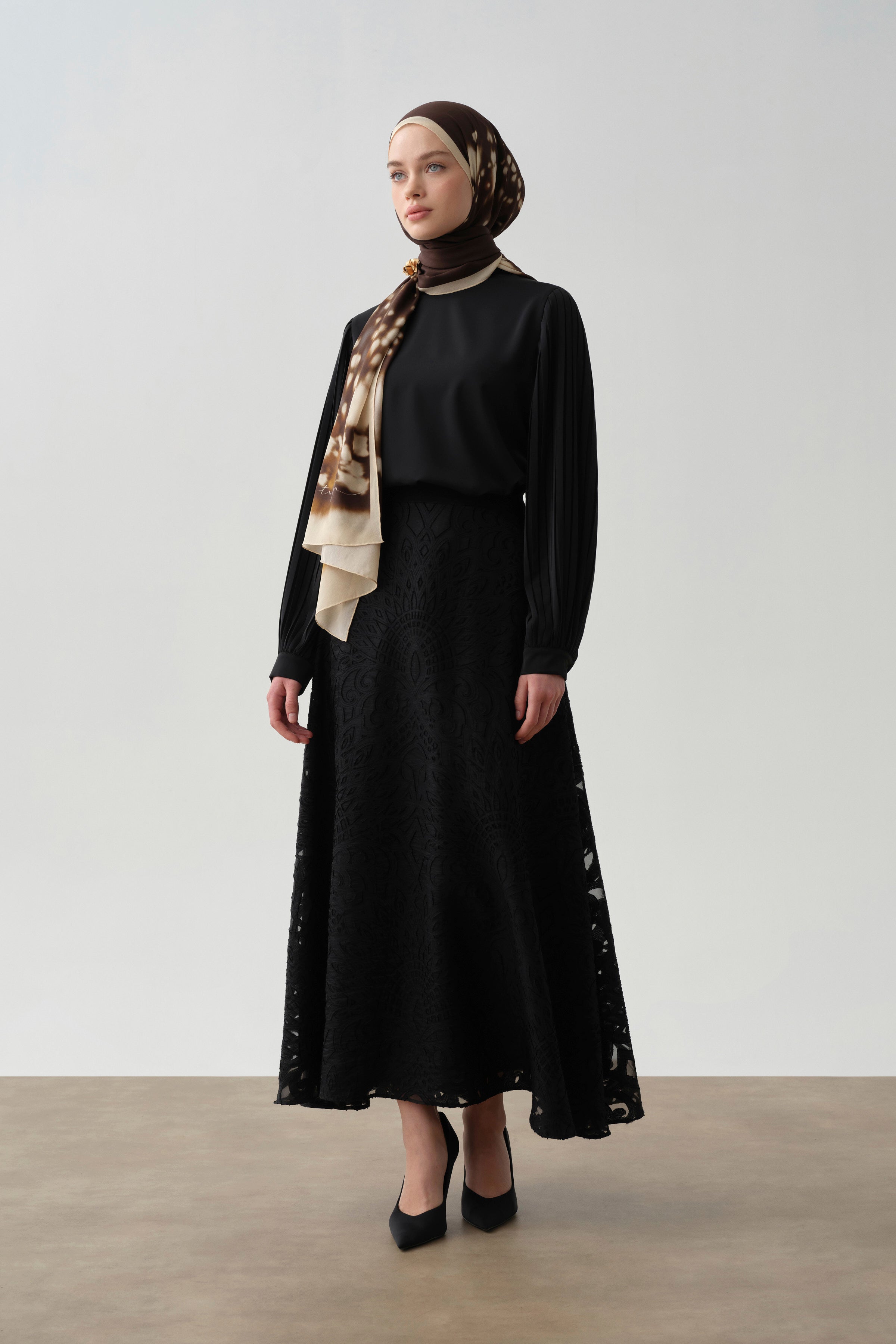 Kolları Pliseli Bluz - Siyah TUGBA