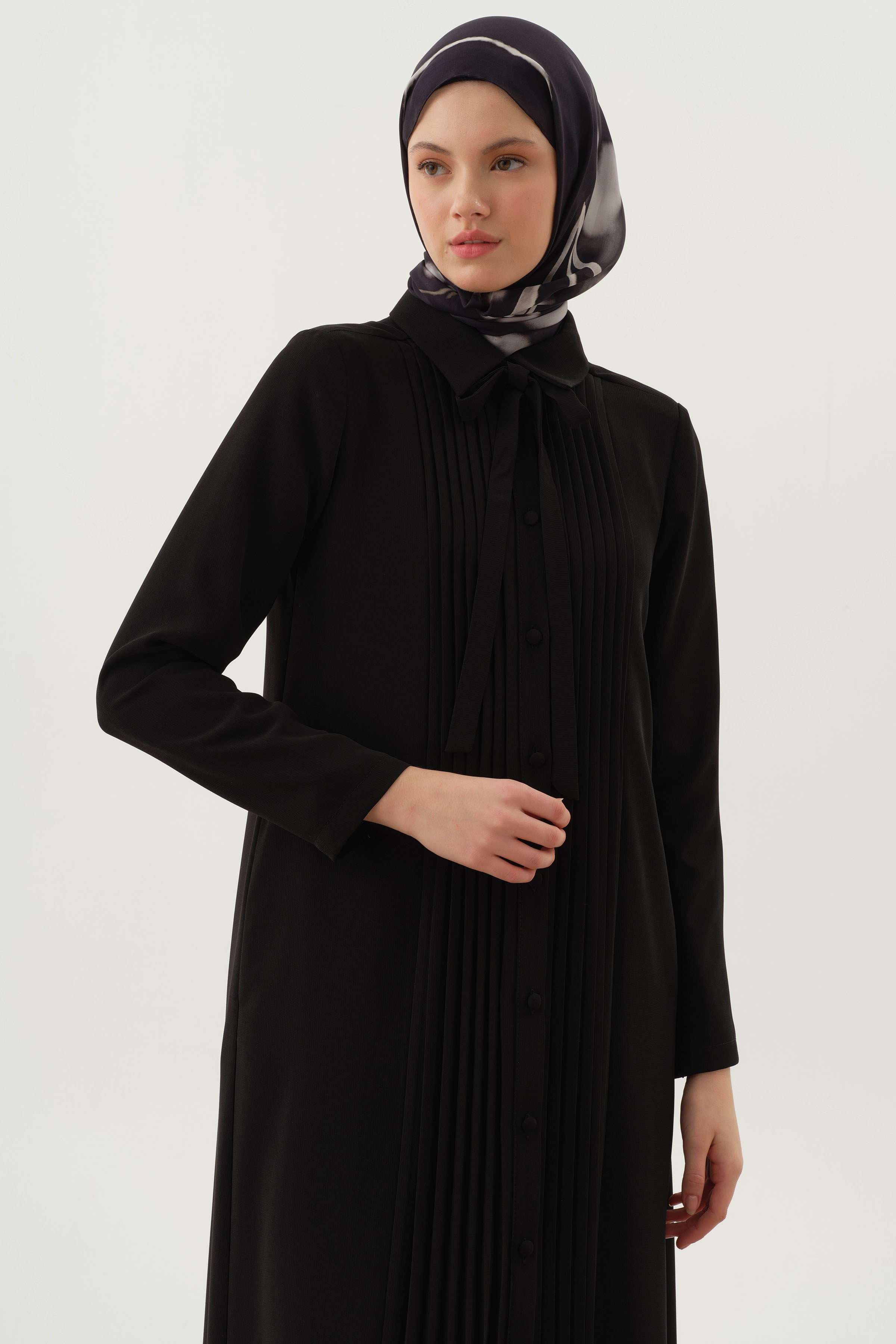 Kravat Yaka Piliseli Pardesü - Siyah TUGBA