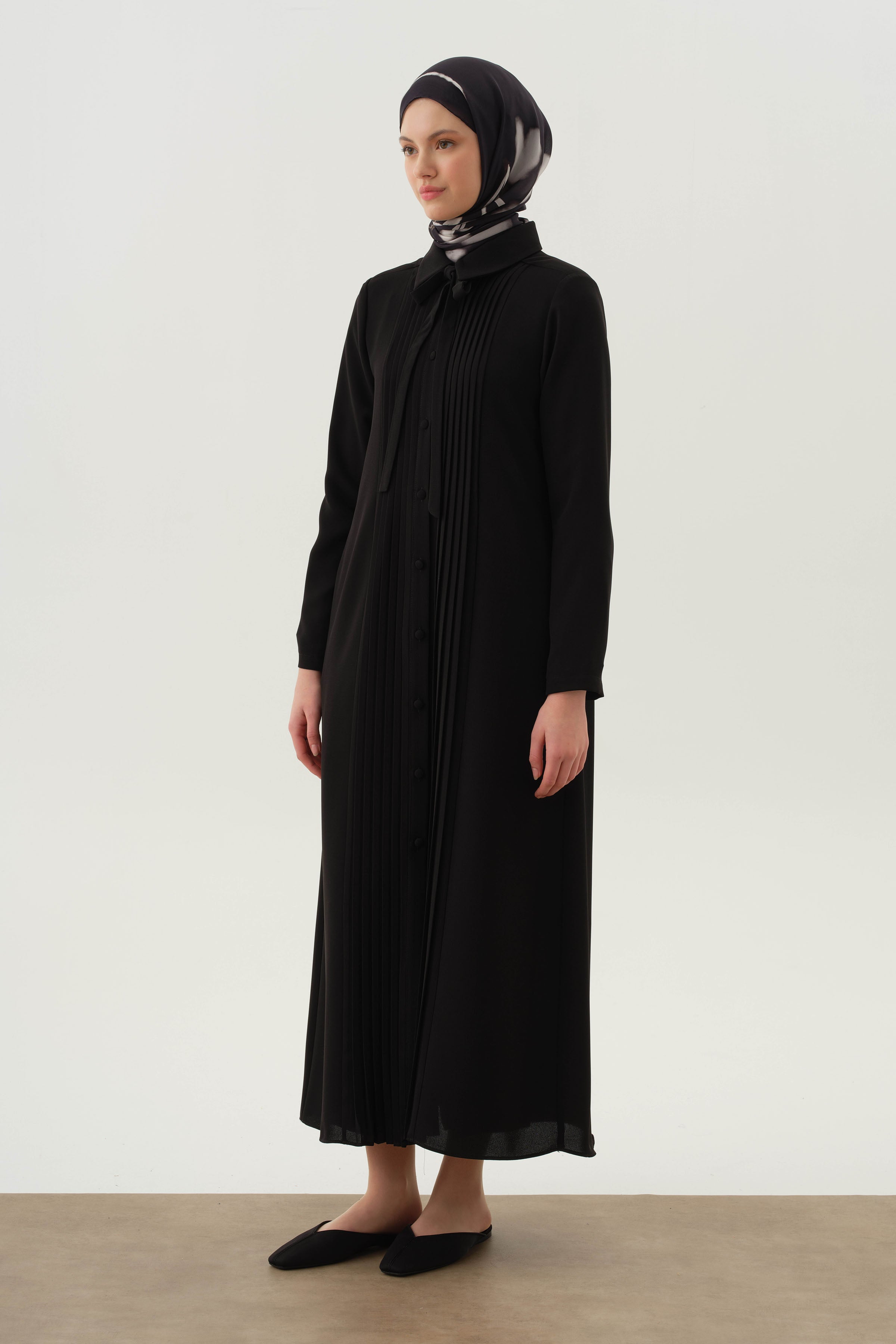 Kravat Yaka Piliseli Pardesü - Siyah TUGBA