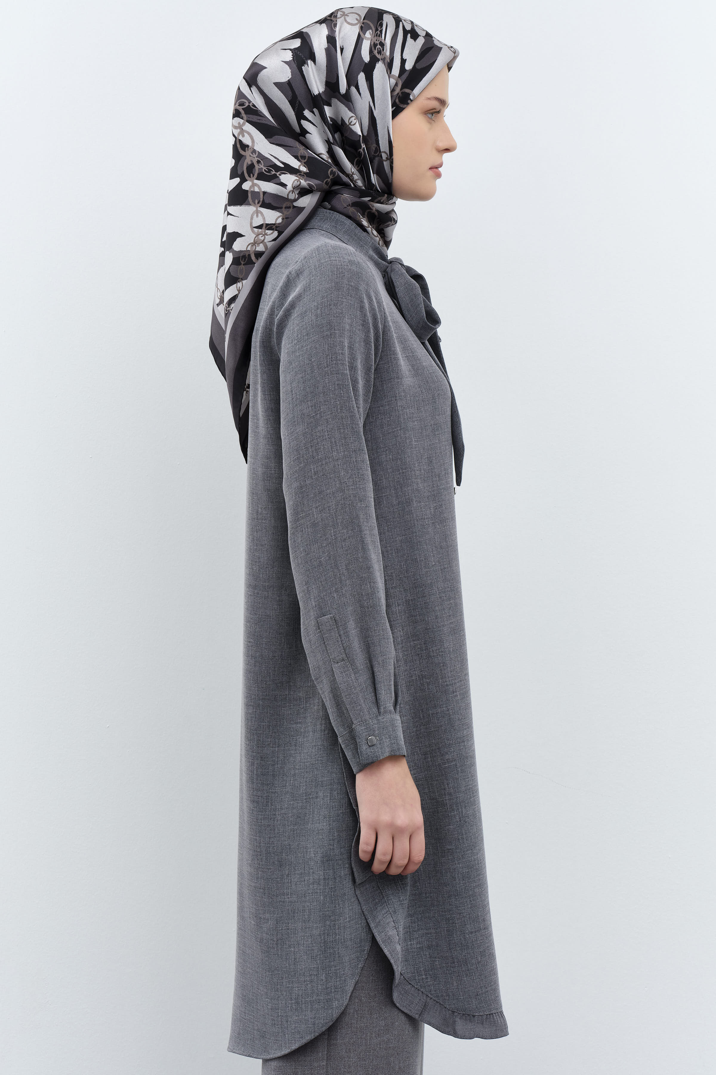 Kravat Yakalı Fırfır Detaylı Tunik - Antrasit TUGBA