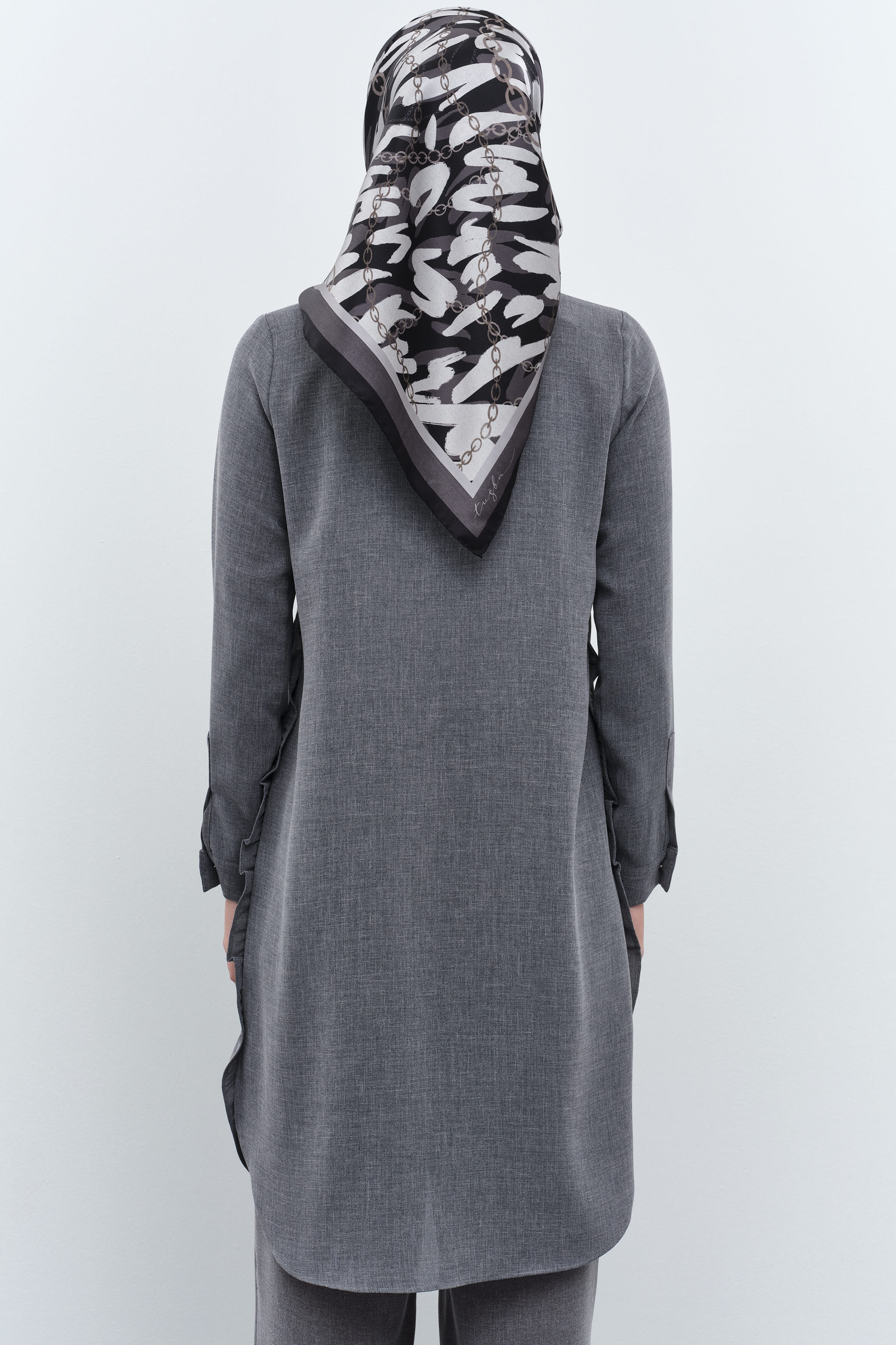 Kravat Yakalı Fırfır Detaylı Tunik - Antrasit TUGBA