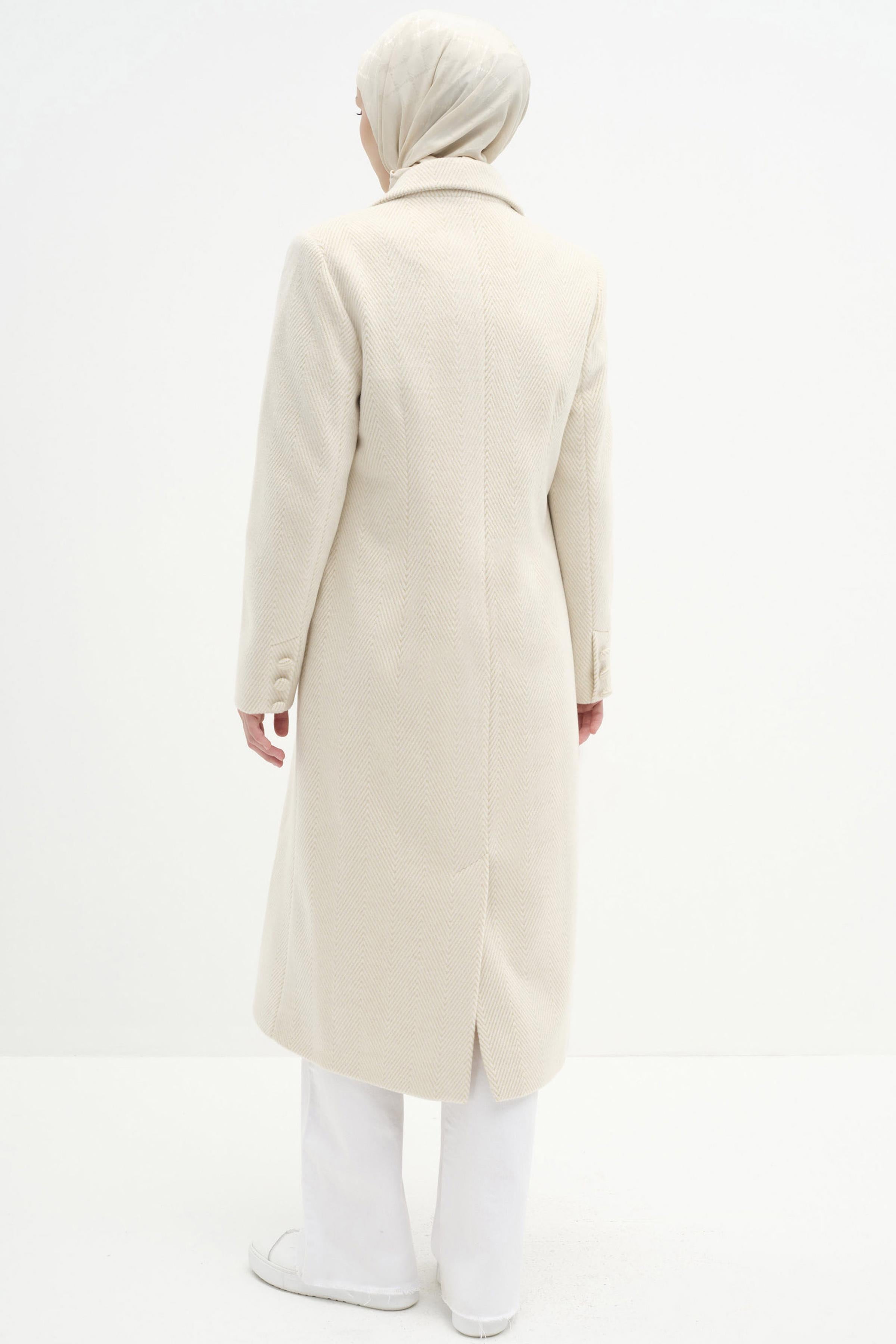 Kruvaze Balıksırtı Desenli Kaban - Bej TUGBA